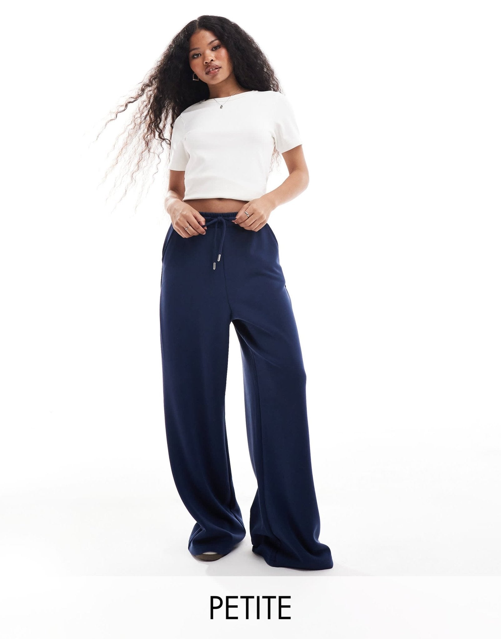 Stradivarius Petite soft touch wide leg jogger in navy - ASOS Sample Sale