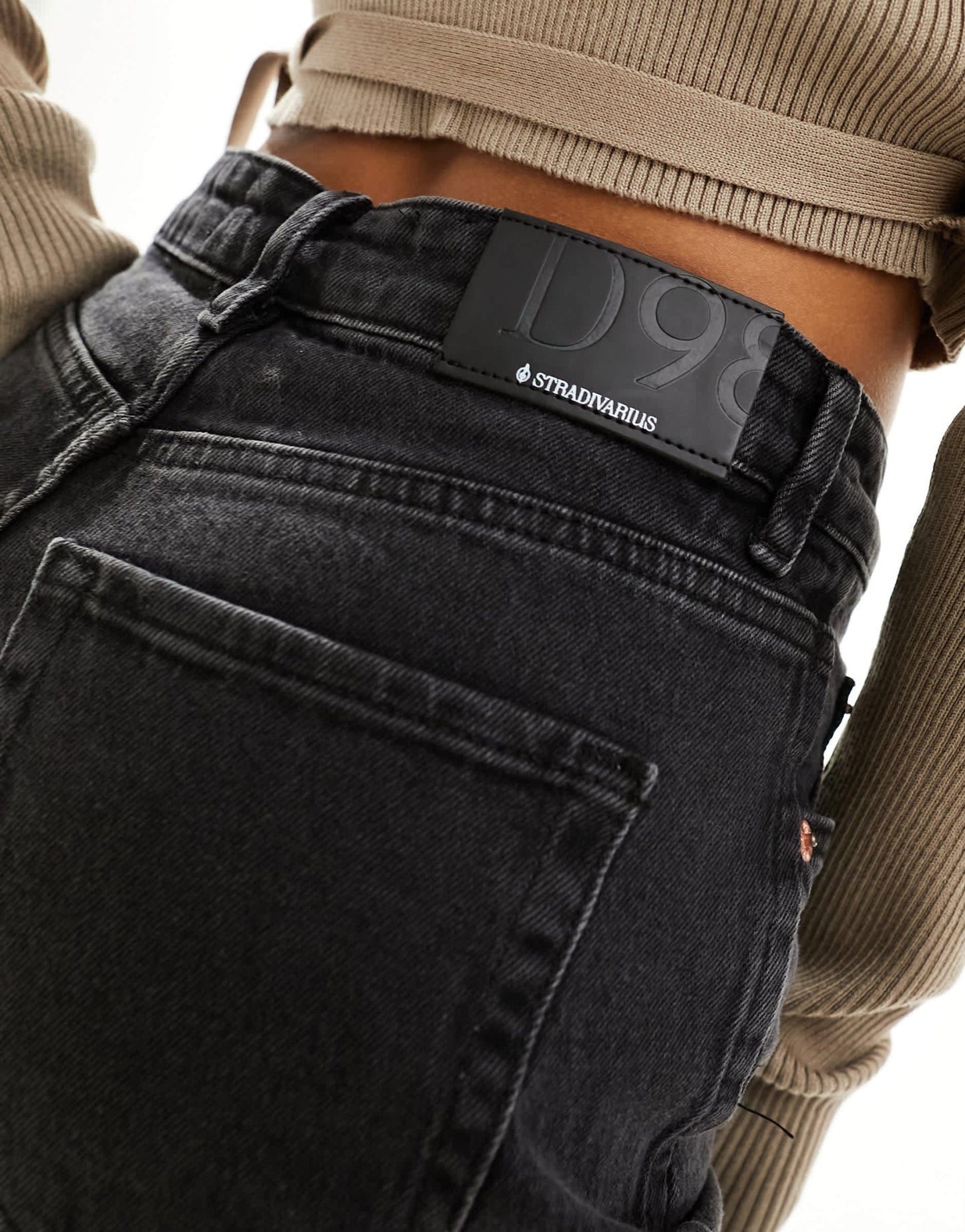 Stradivarius Petite straight leg jean in black wash - ASOS Sample Sale