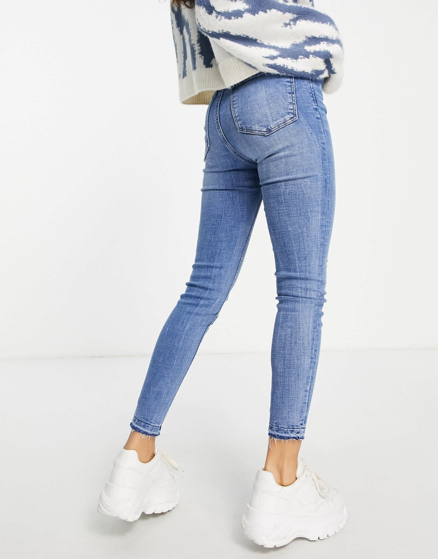 Stradivarius Petite super high waist skinny jean in in light blue - ASOS Sample Sale