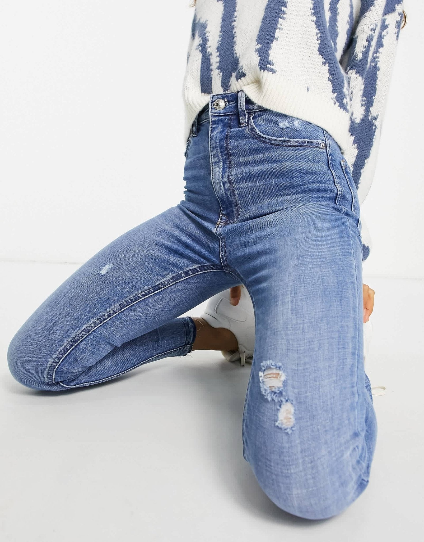 Stradivarius Petite super high waist skinny jean in in light blue - ASOS Sample Sale