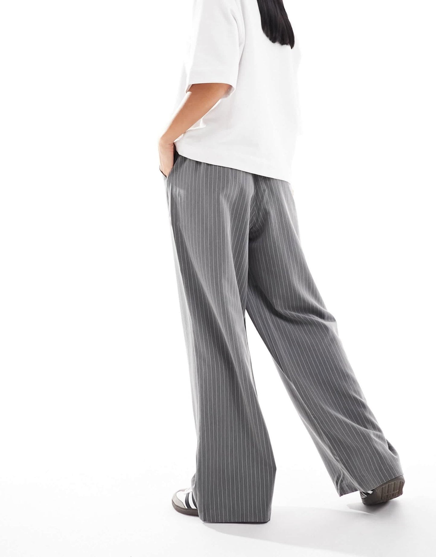 Stradivarius Petite tailored pull on trouser in grey pinstripe - ASOS Sample Sale