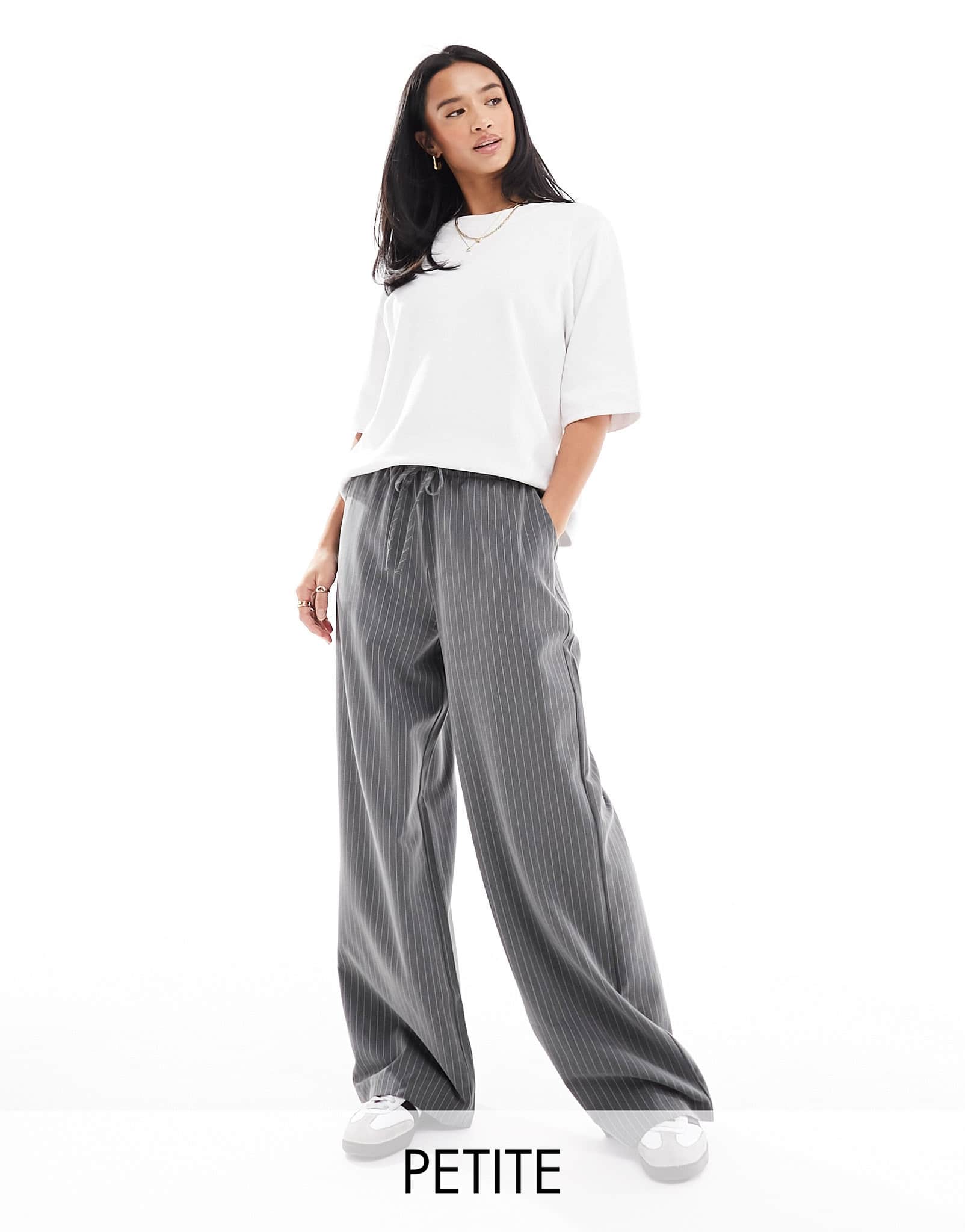 Stradivarius Petite tailored pull on trouser in grey pinstripe - ASOS Sample Sale