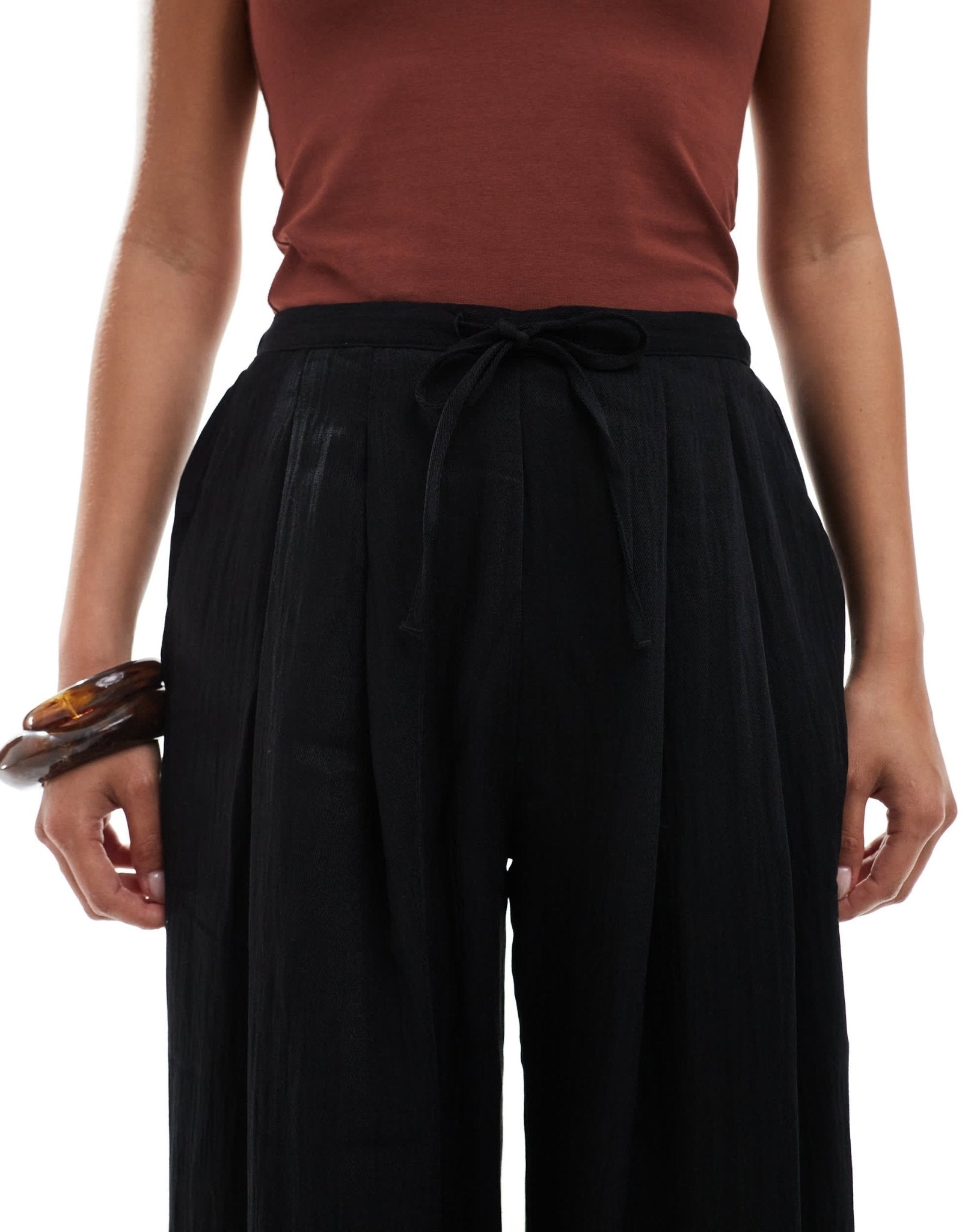 Stradivarius Petite wide leg crinkle tie waist trouser in black - ASOS Sample Sale
