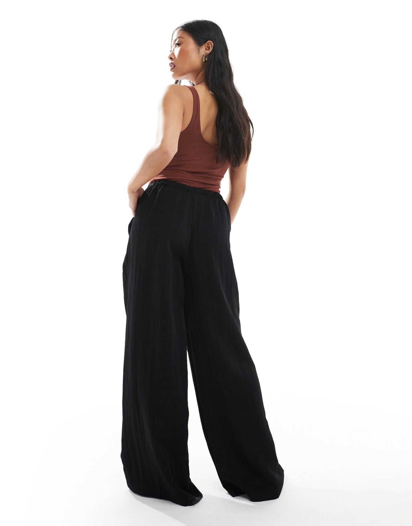 Stradivarius Petite wide leg crinkle tie waist trouser in black - ASOS Sample Sale