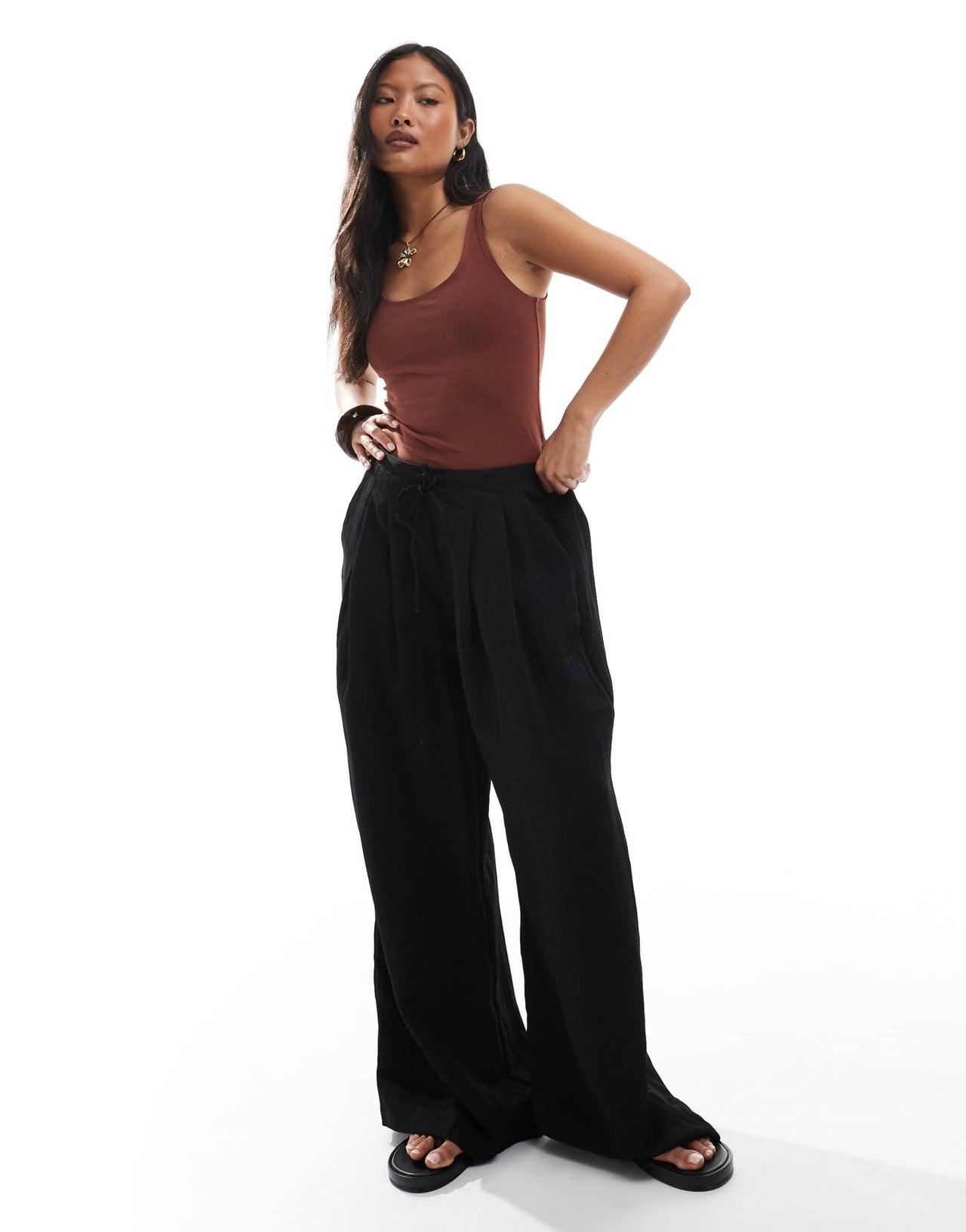 Stradivarius Petite wide leg crinkle tie waist trouser in black - ASOS Sample Sale