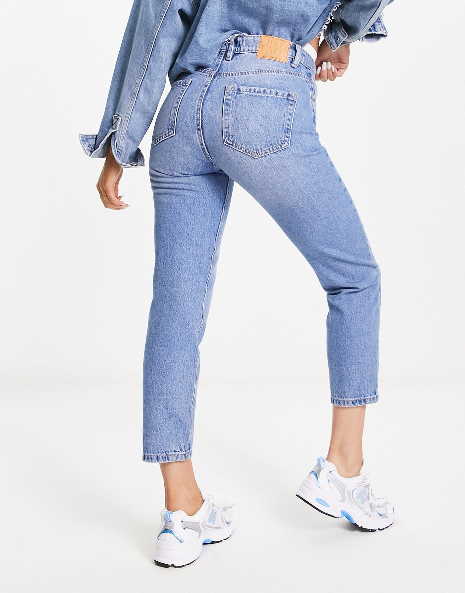 Stradivarius rigid mom jean in medium wash - ASOS Sample Sale