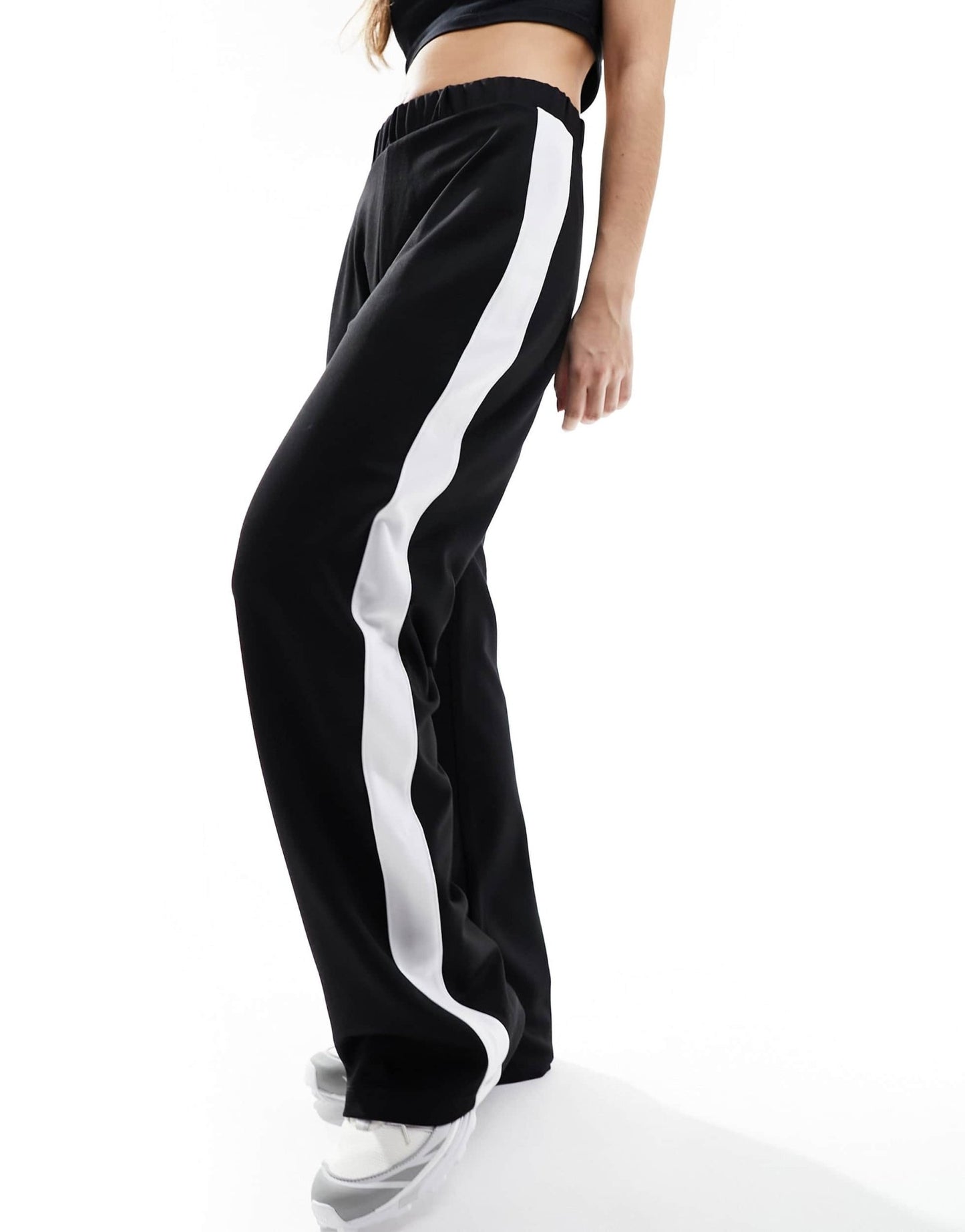 Stradivarius single stripe wide leg jogger in black - ASOS Sample Sale