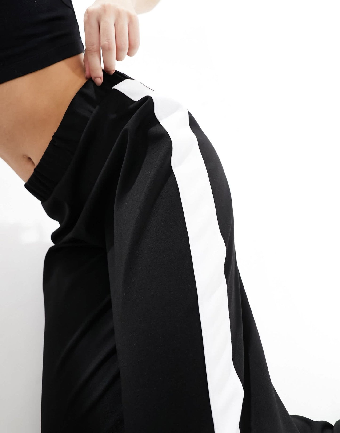 Stradivarius single stripe wide leg jogger in black - ASOS Sample Sale
