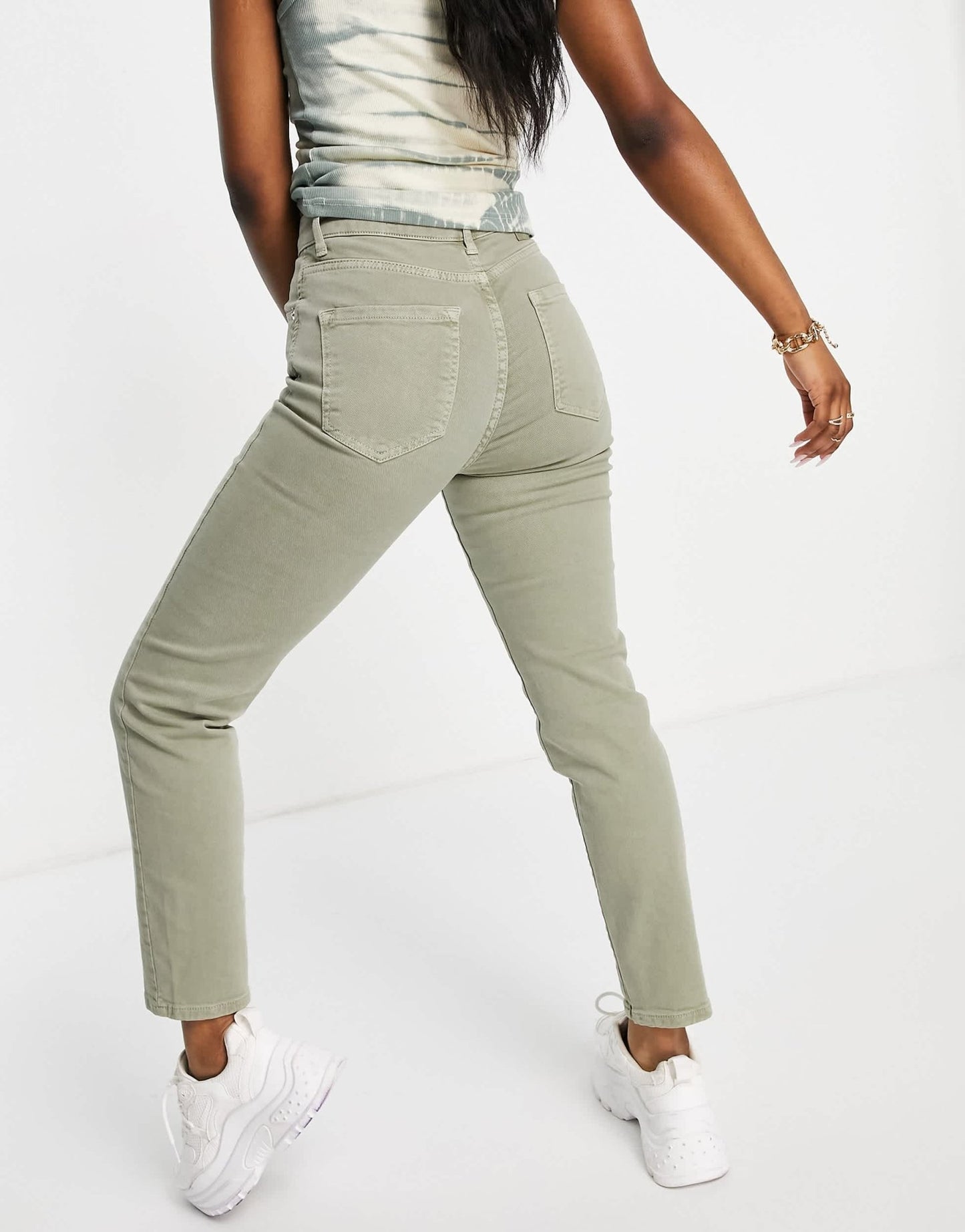 Stradivarius slim mom jean with stretch in washed khaki - ASOS Sample Sale