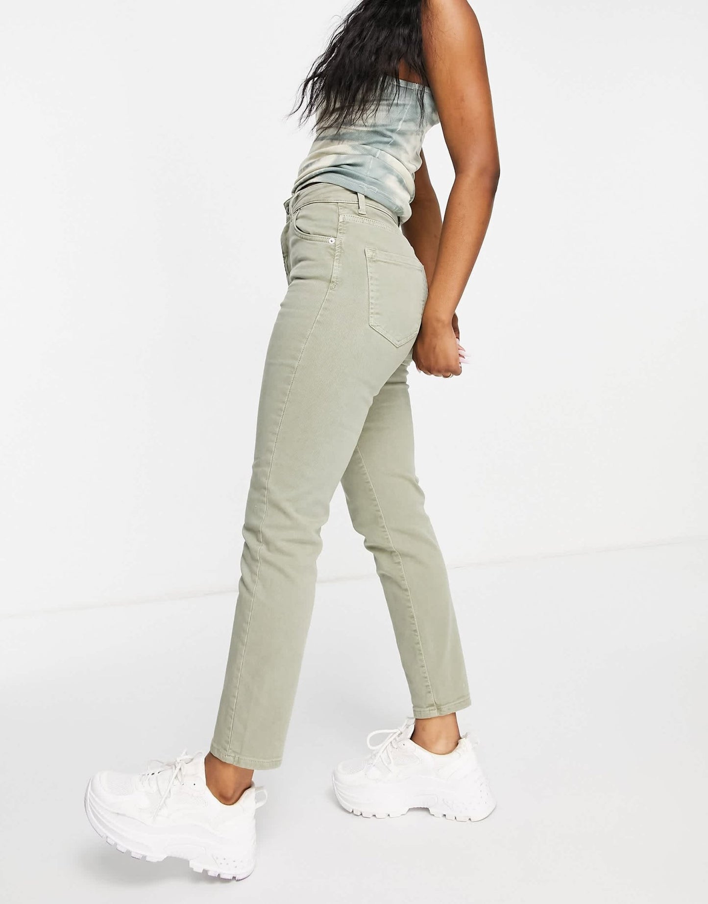 Stradivarius slim mom jean with stretch in washed khaki - ASOS Sample Sale