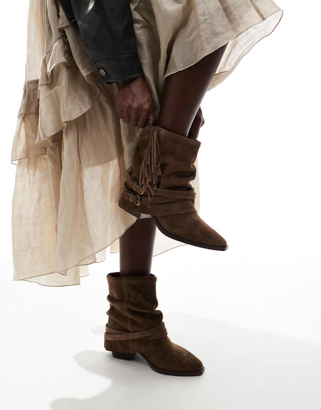 Stradivarius slouchy short boot in dark brown - ASOS Sample Sale