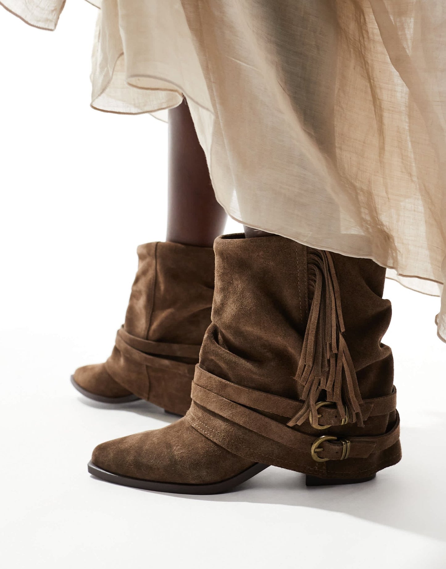 Stradivarius slouchy short boot in dark brown - ASOS Sample Sale