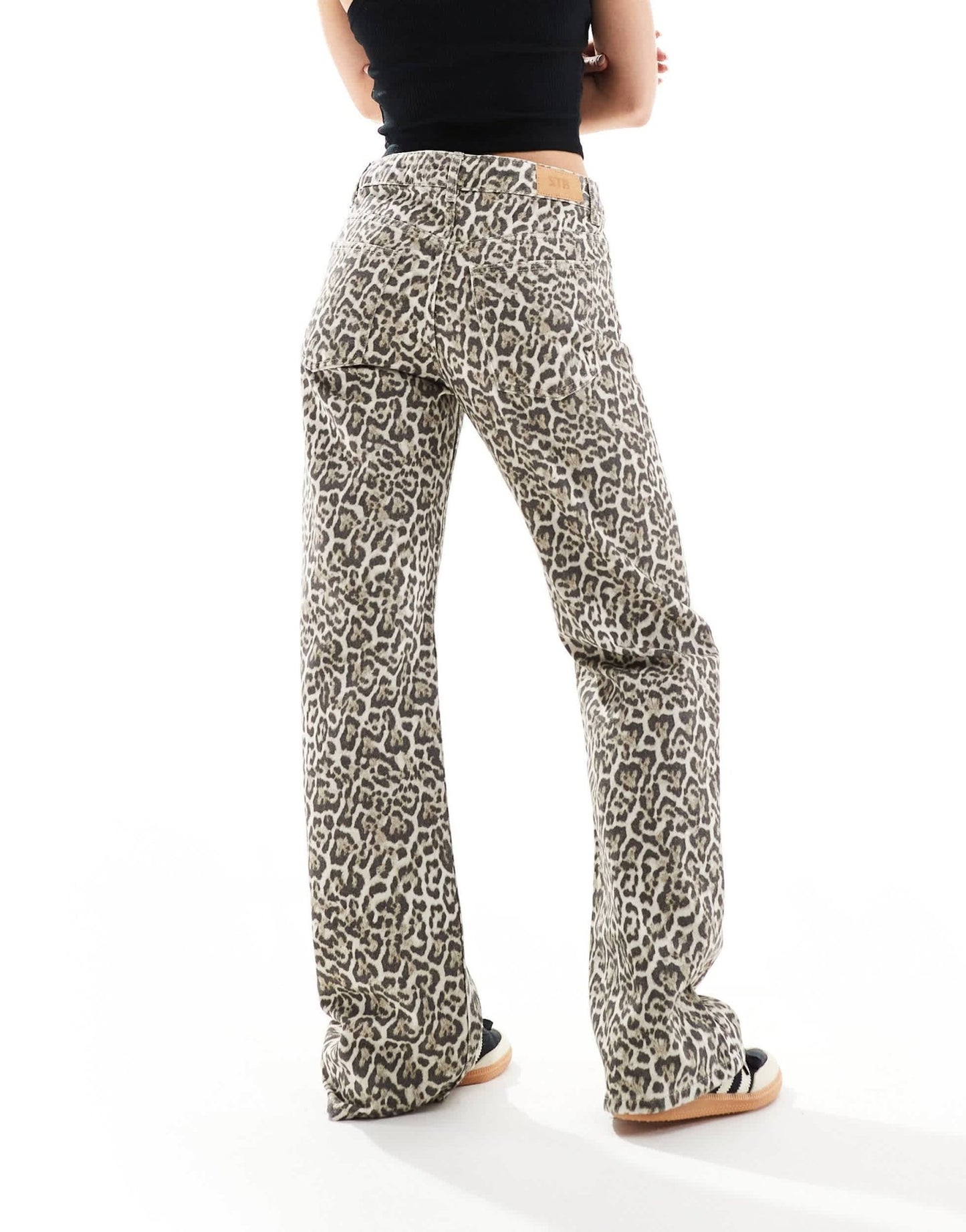 Stradivarius STR Petite straight leg jean in leopard print - ASOS Sample Sale