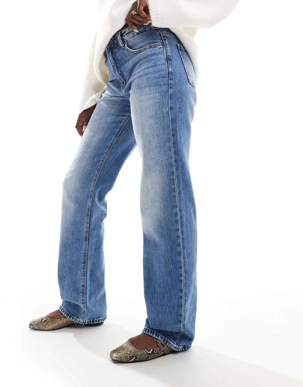 Stradivarius STR straight leg jean in medium wash blue - ASOS Sample Sale