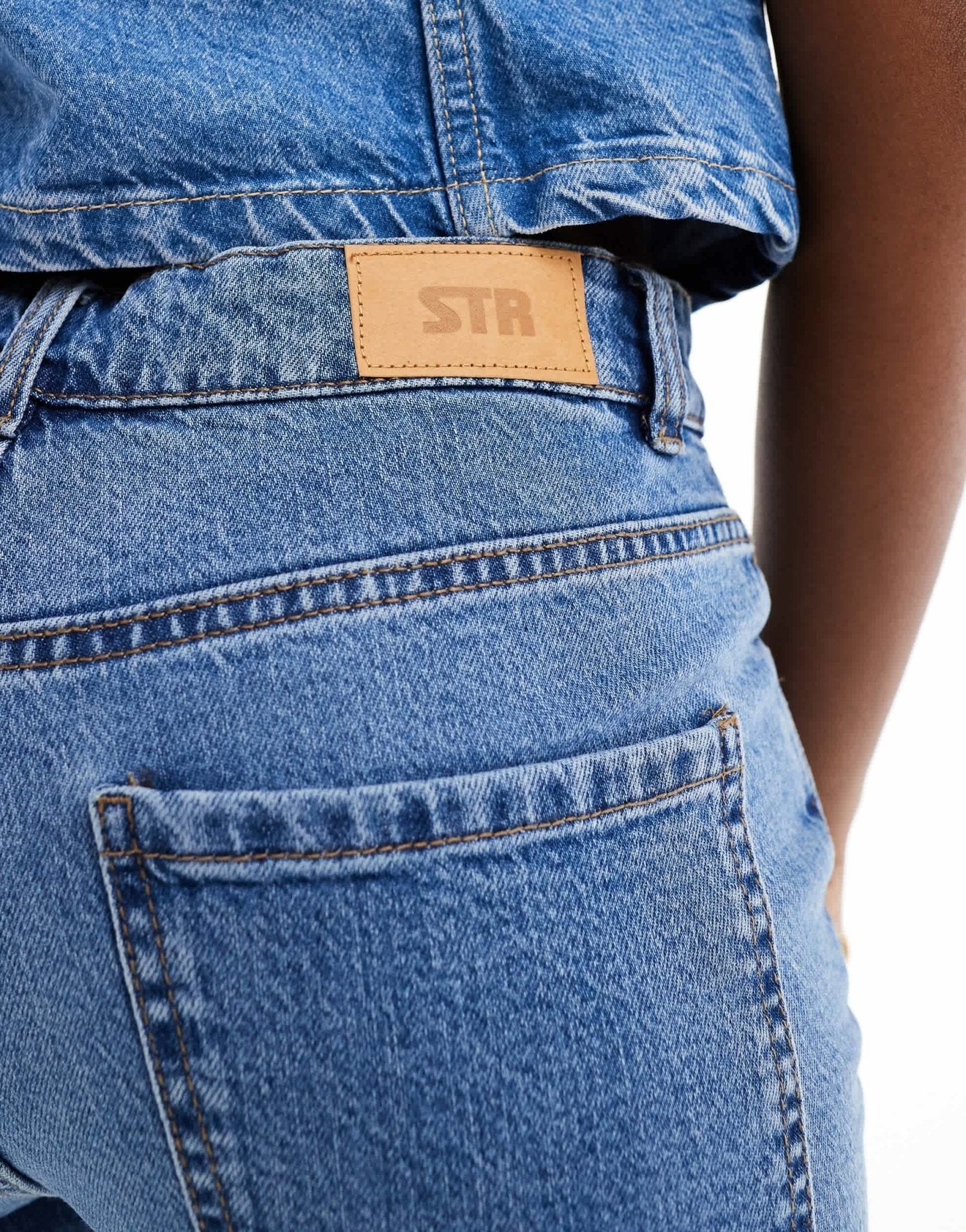Stradivarius STR straight leg slouchy jean in medium blue - ASOS Sample Sale