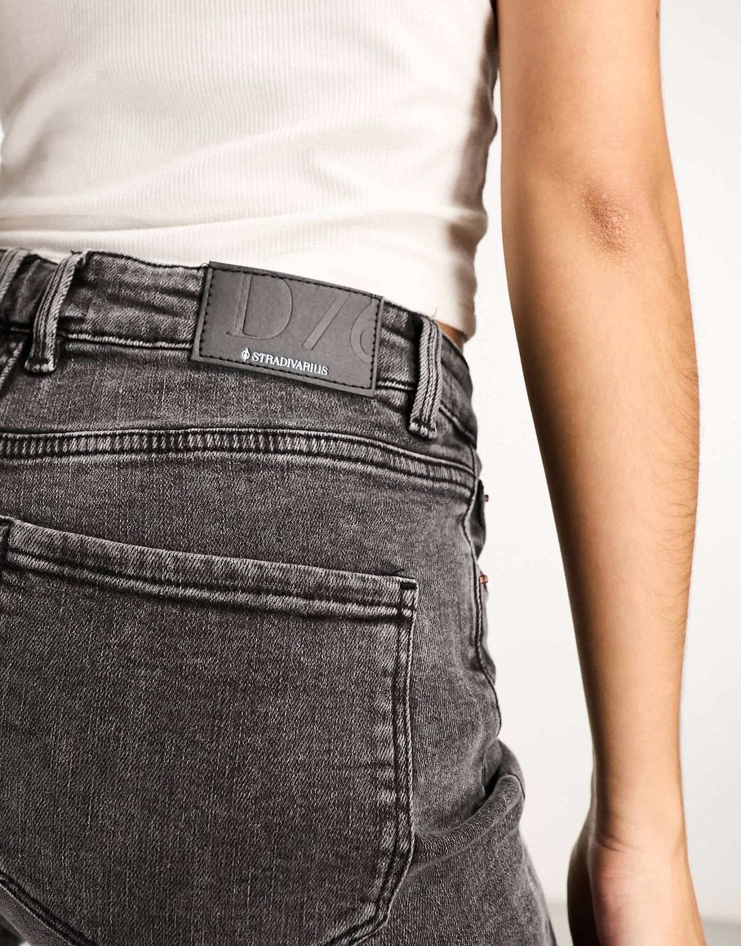 Stradivarius straight bootcut jean in black wash - ASOS Sample Sale