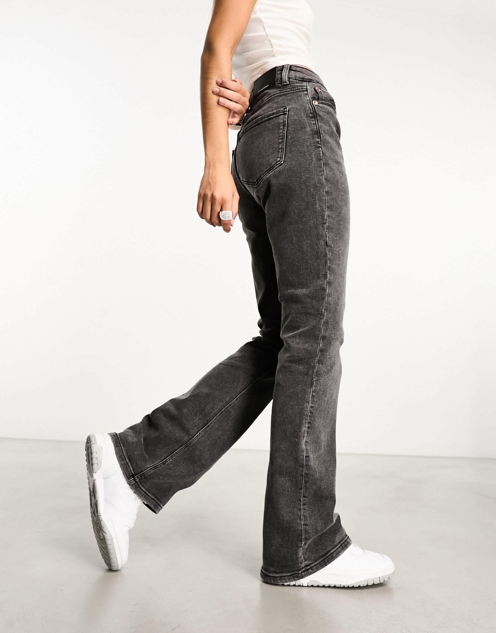 Stradivarius straight bootcut jean in black wash - ASOS Sample Sale