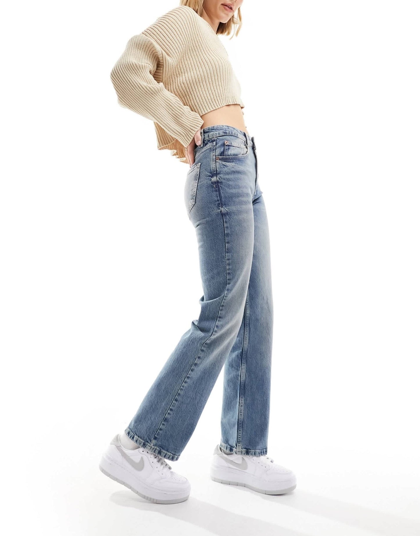 Stradivarius straight leg jean in vintage wash - ASOS Sample Sale