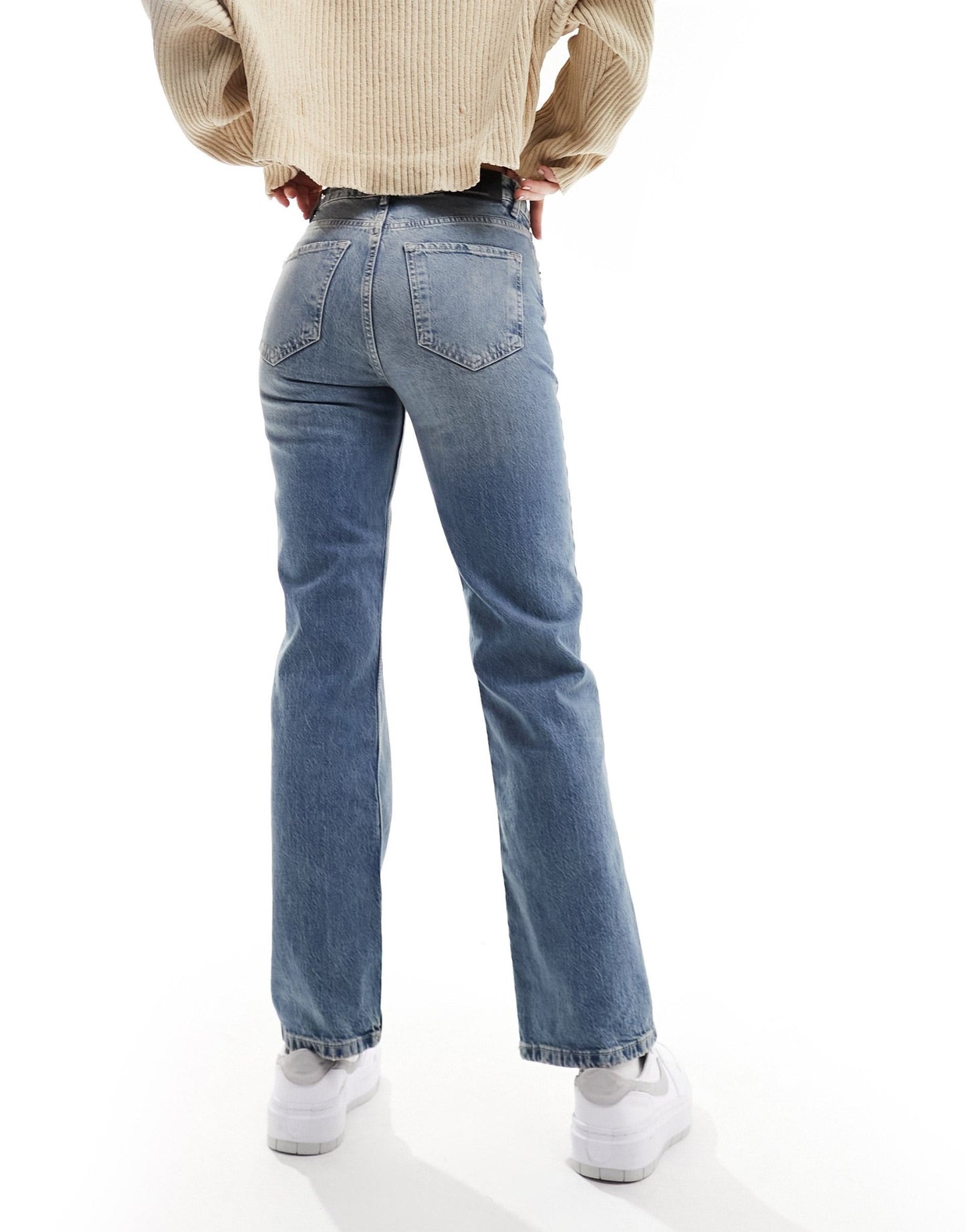 Stradivarius straight leg jean in vintage wash - ASOS Sample Sale