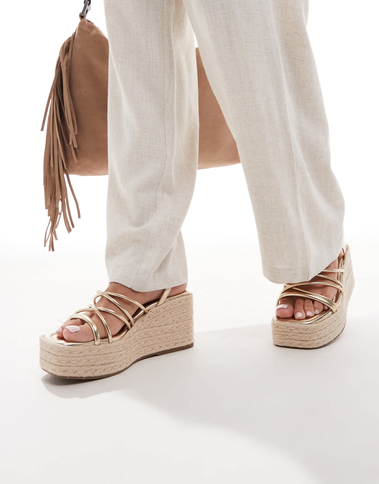 Stradivarius strappy wedge in gold - ASOS Sample Sale