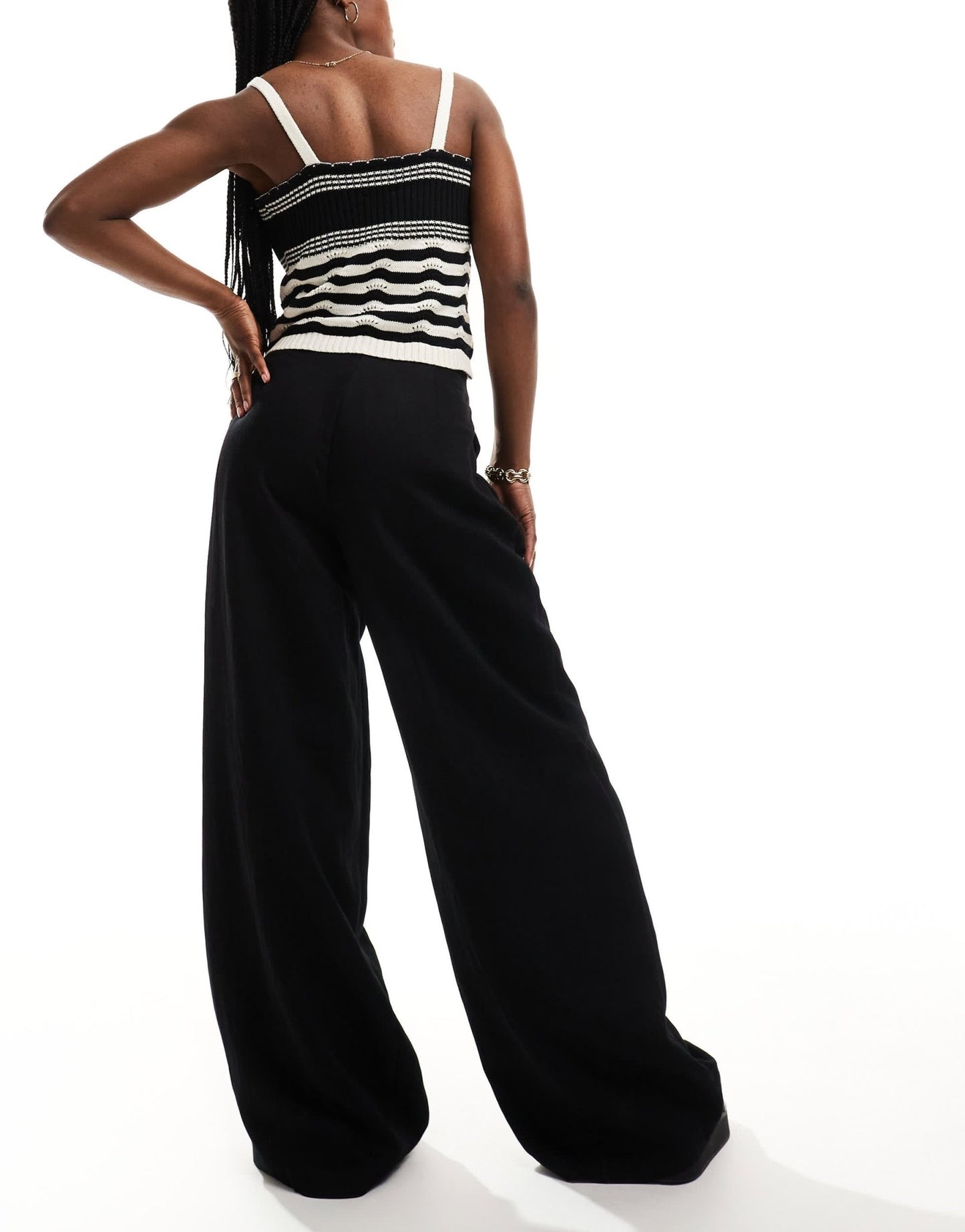 Stradivarius tailored pleated wide leg trouser in black - ASOS Sample Sale