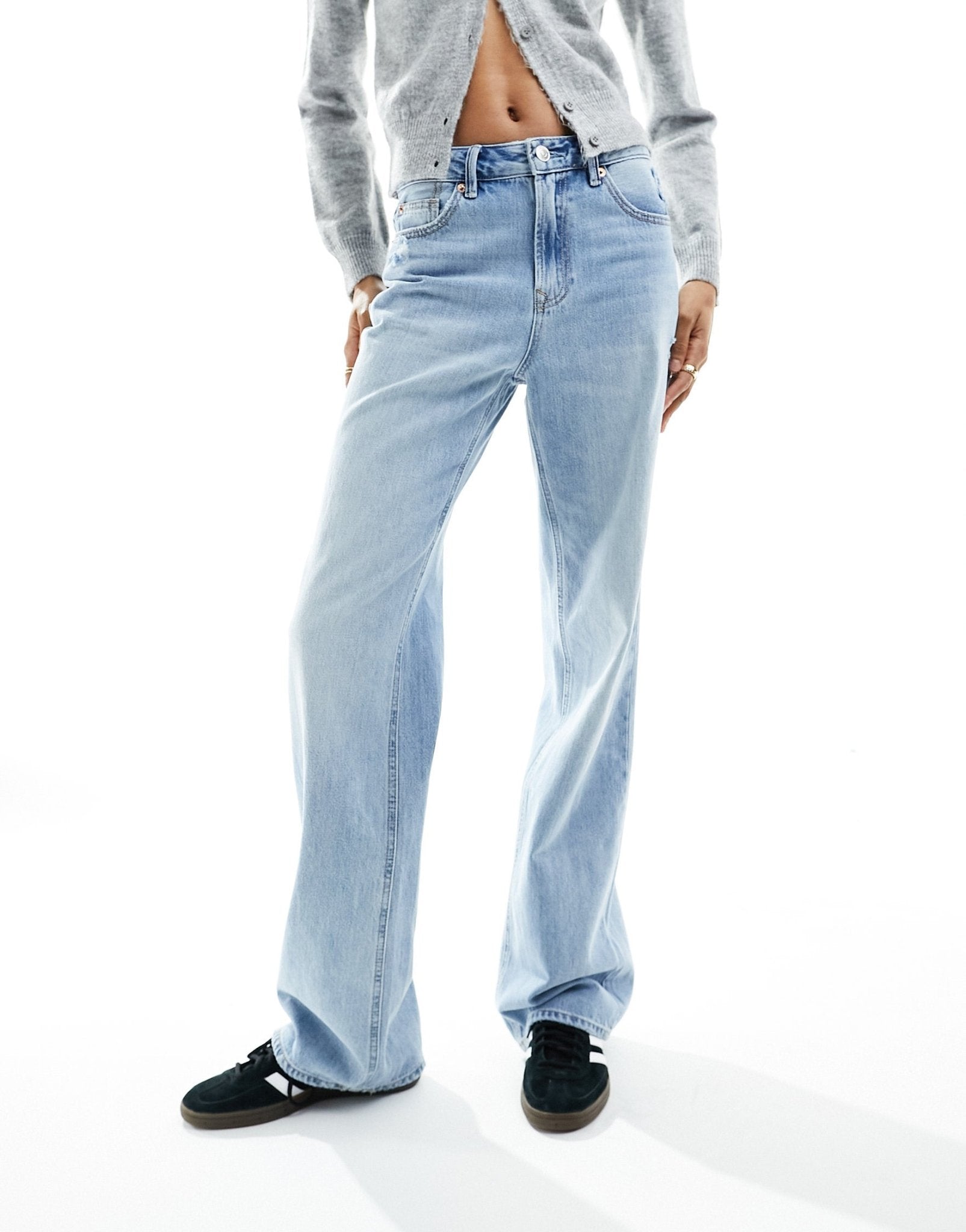 Stradivarius Tall 90s baggy dad jean in light blue - ASOS Sample Sale