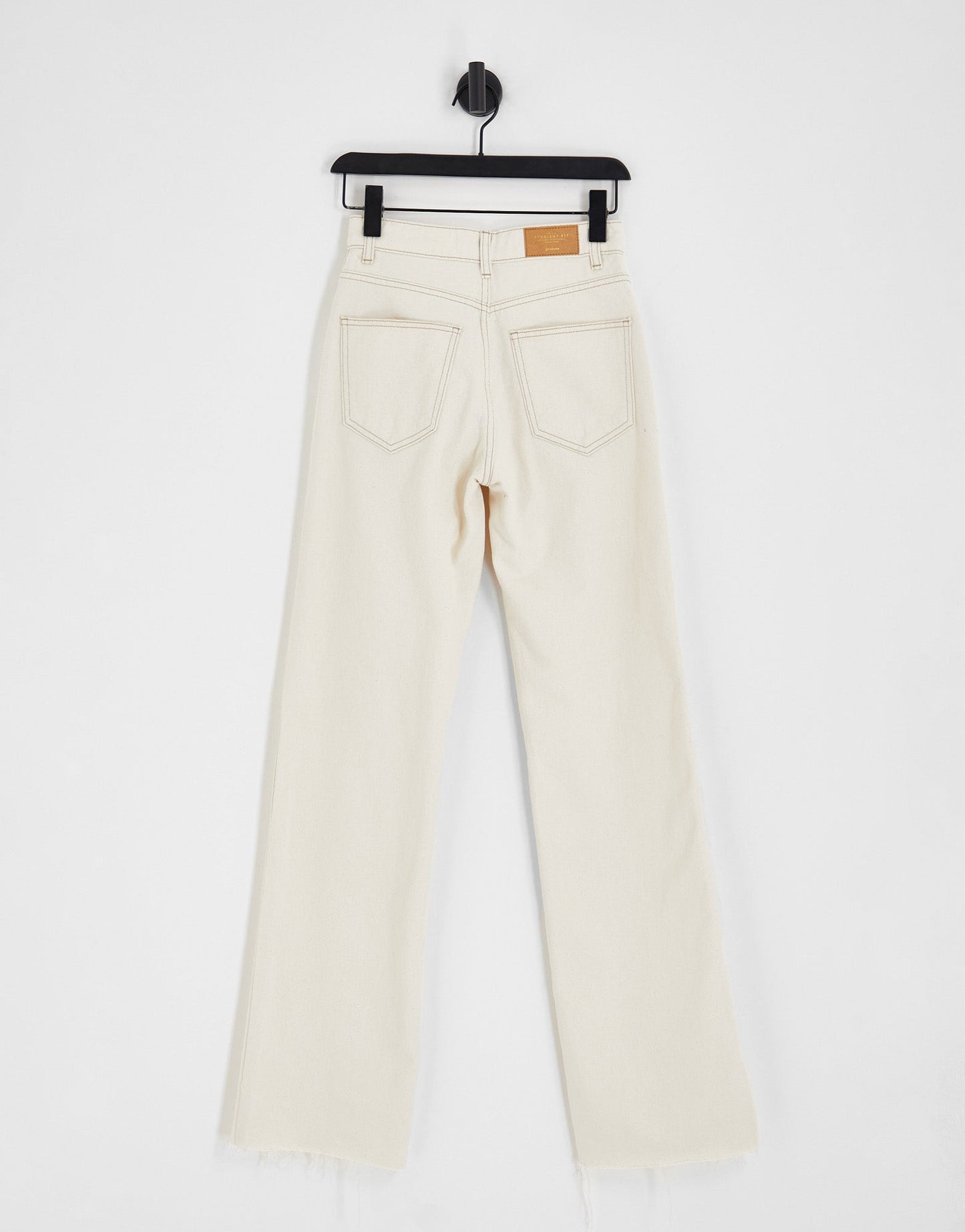 Stradivarius Tall 90s dad jean in ecru - ASOS Sample Sale