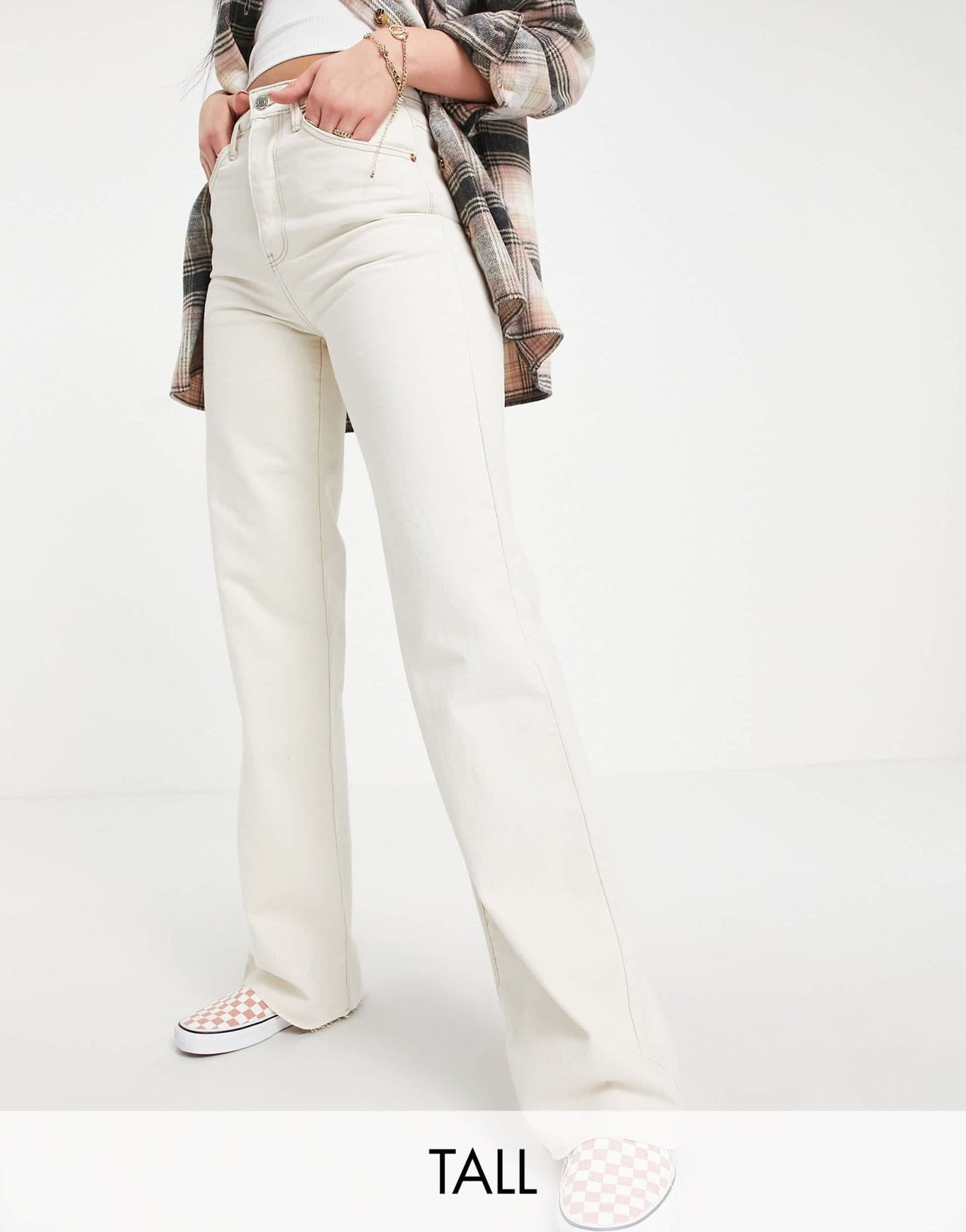 Stradivarius Tall 90s dad jean in ecru - ASOS Sample Sale