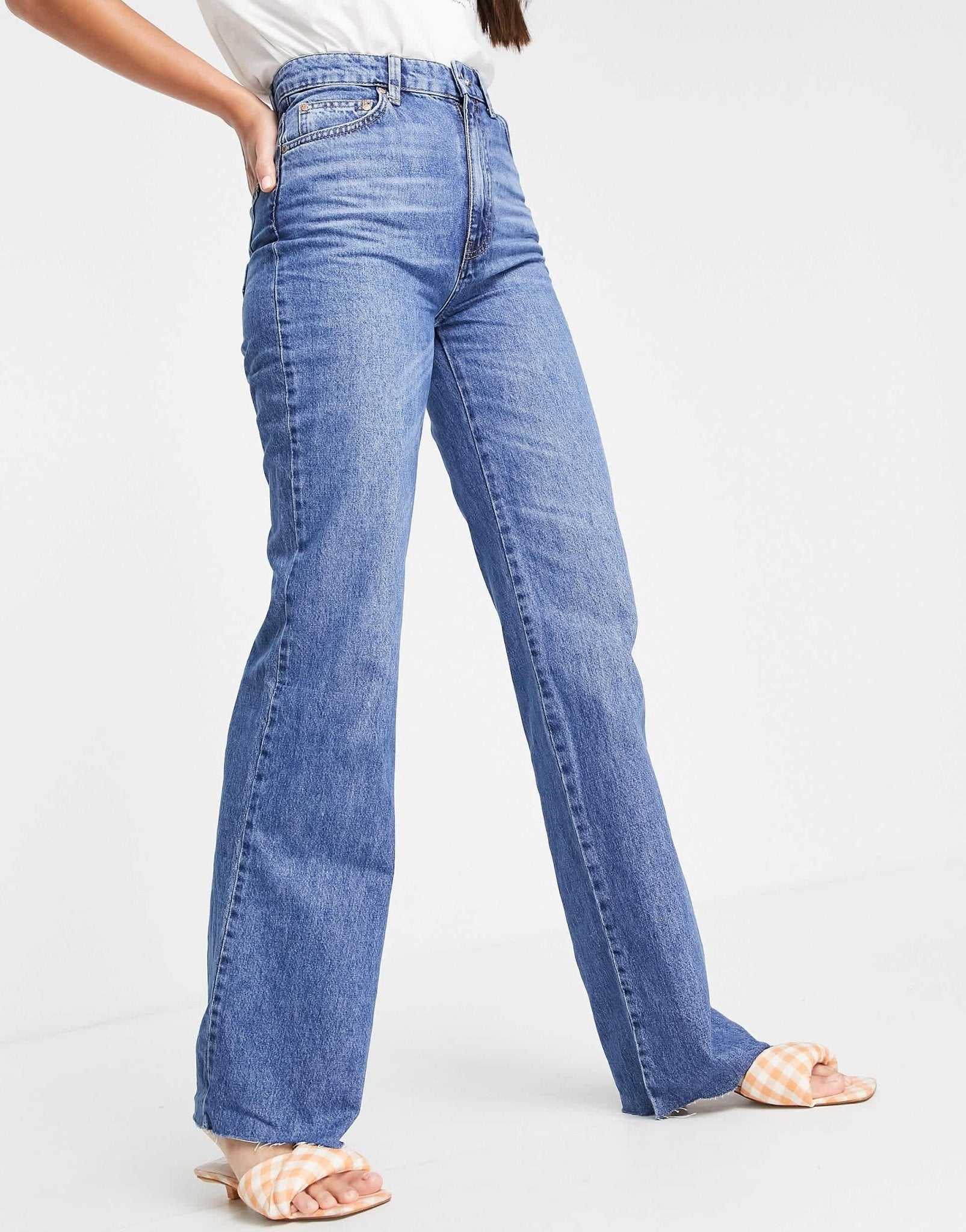 Stradivarius Tall 90s dad jean in medium blue - ASOS Sample Sale