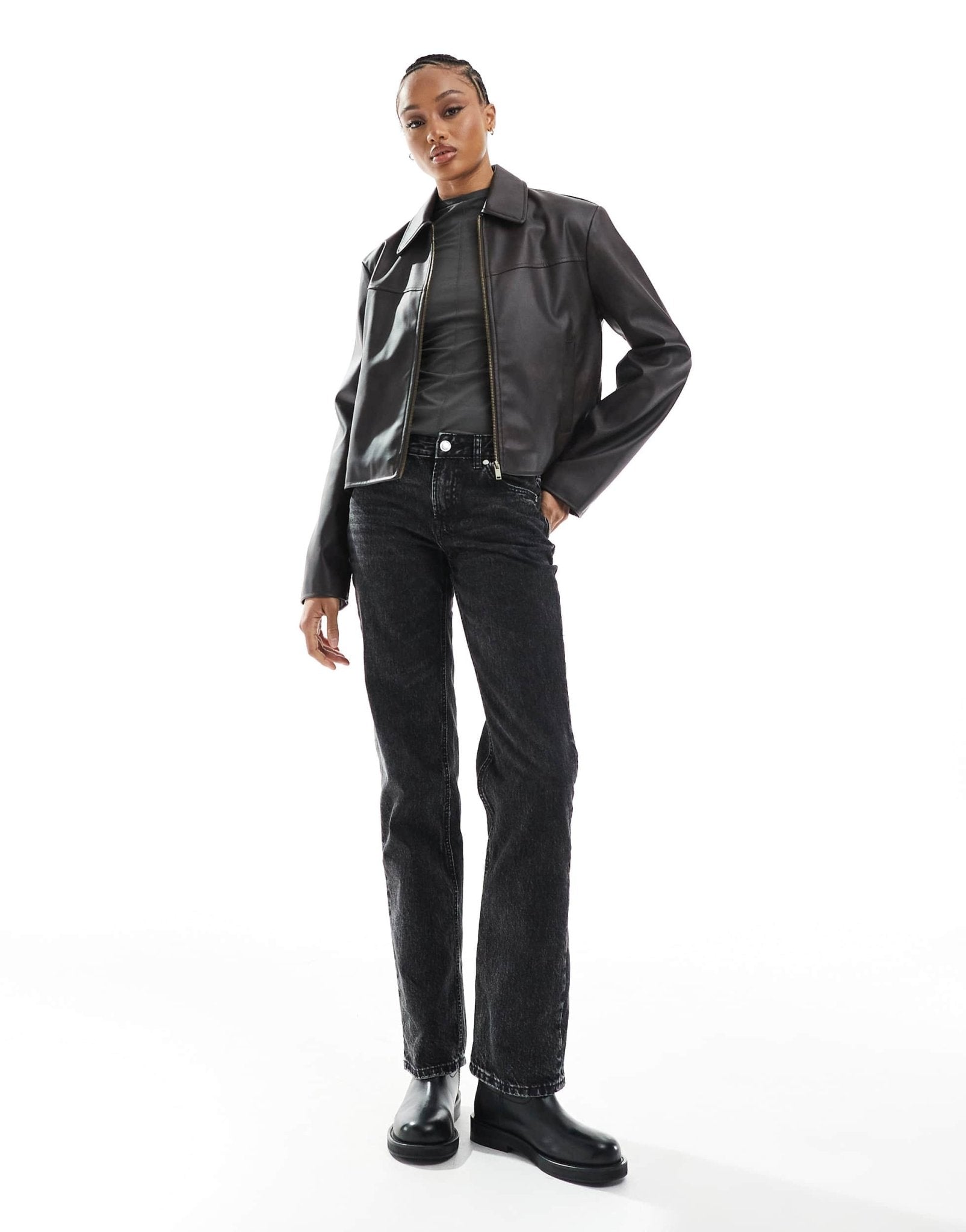 Stradivarius Tall D03 low waisted straight leg jean in black wash - ASOS Sample Sale