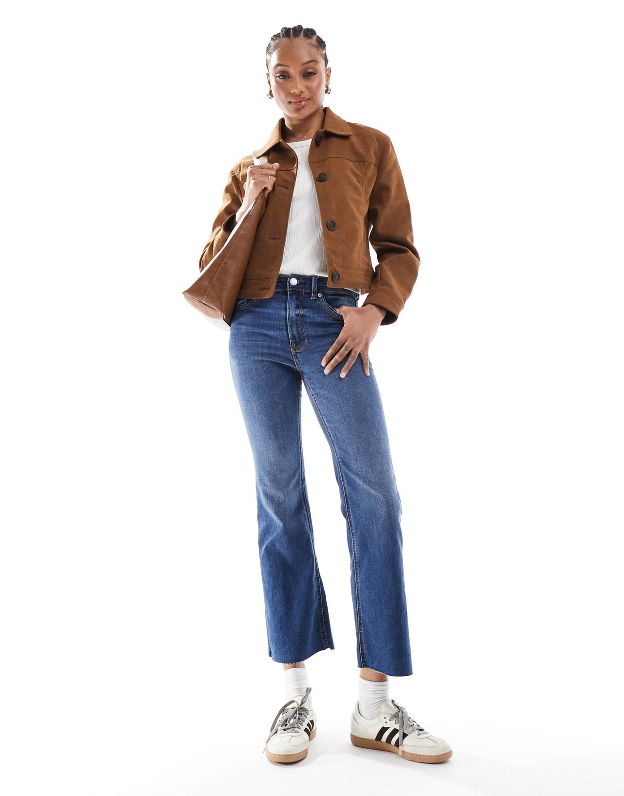 Stradivarius Tall D78 cropped flare jean in medium wash - ASOS Sample Sale
