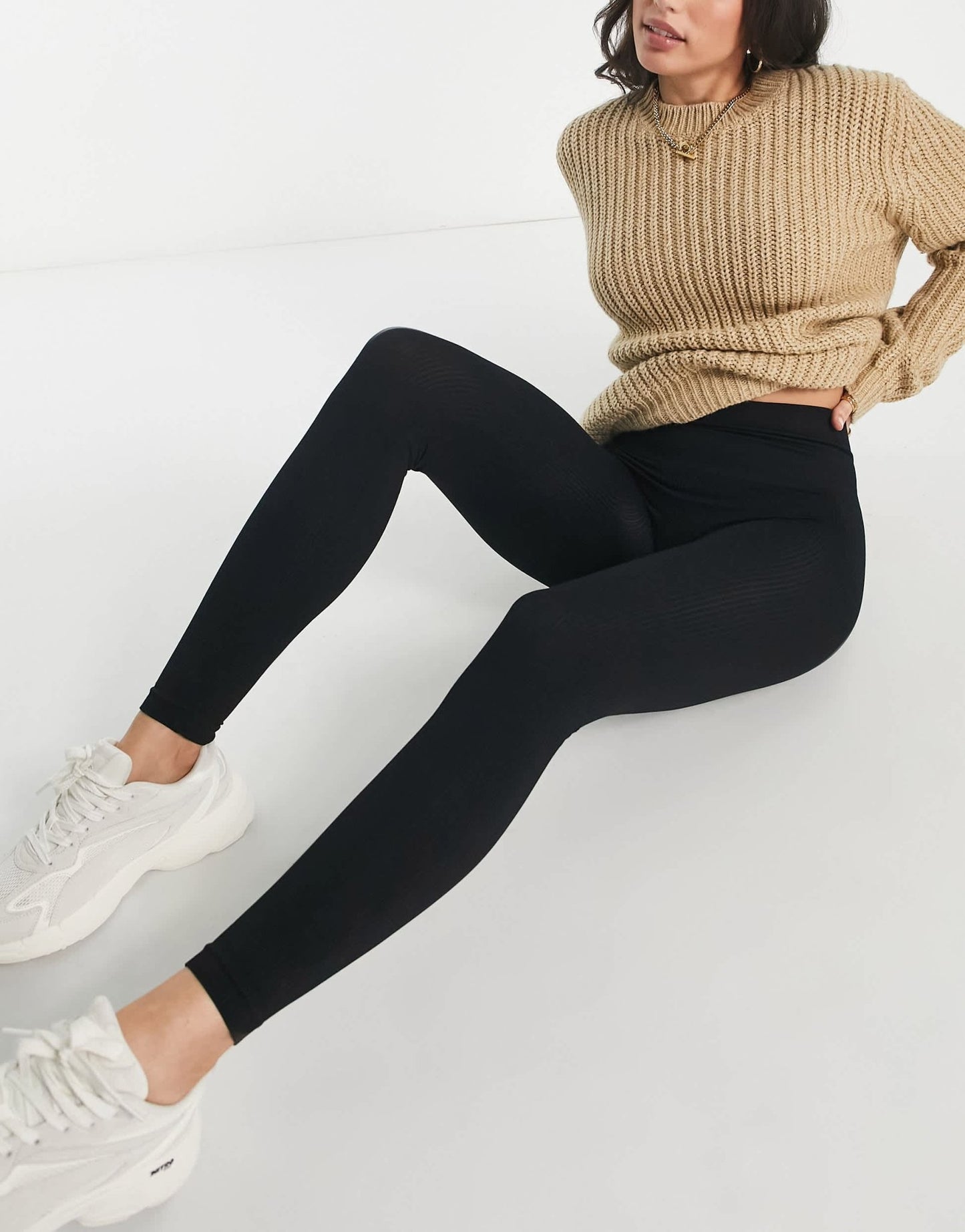 Stradivarius Tall seamless ribbed leggings in black - ASOS Sample Sale