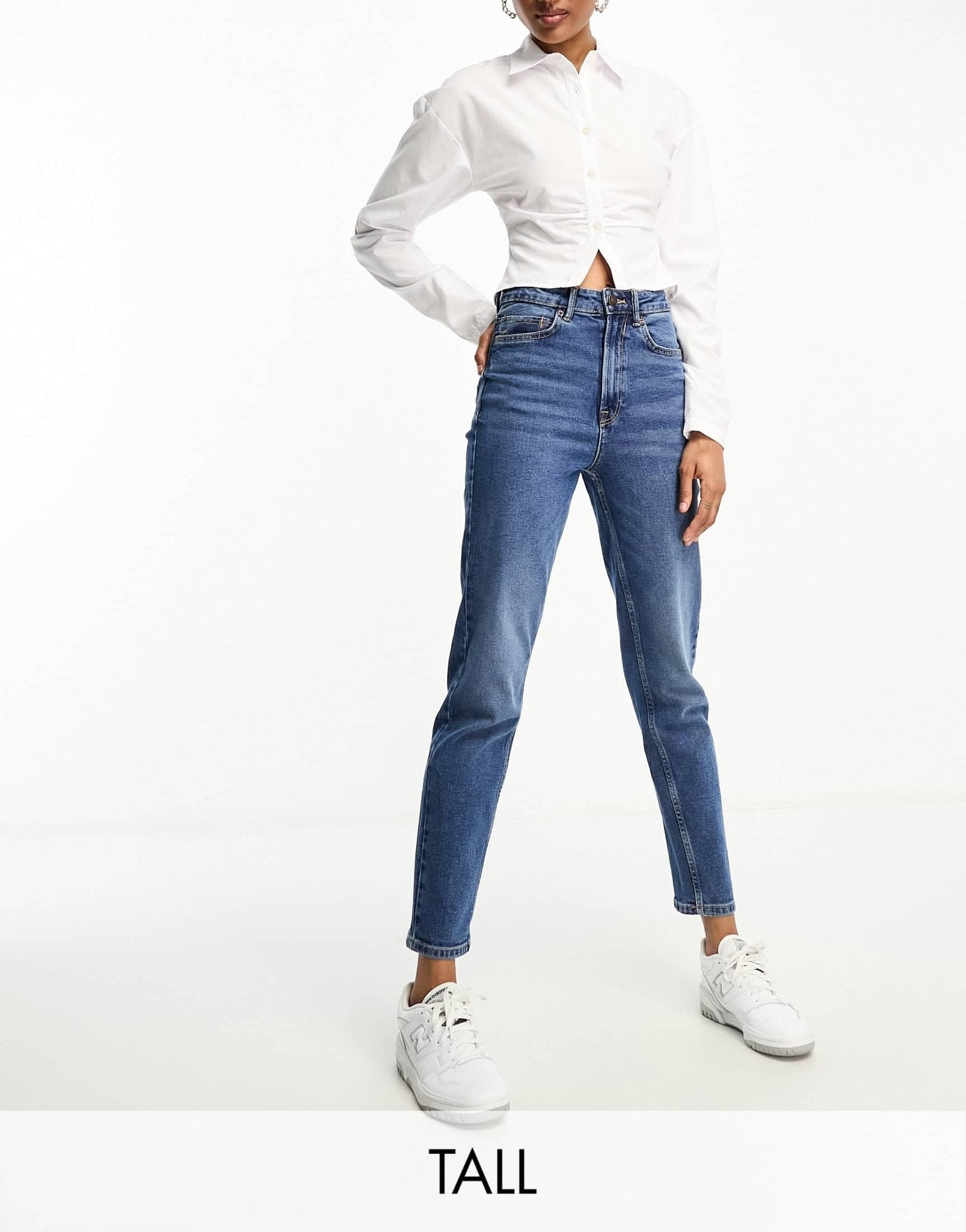 Stradivarius tall slim mom jean with stretch in authentic blue - ASOS Sample Sale
