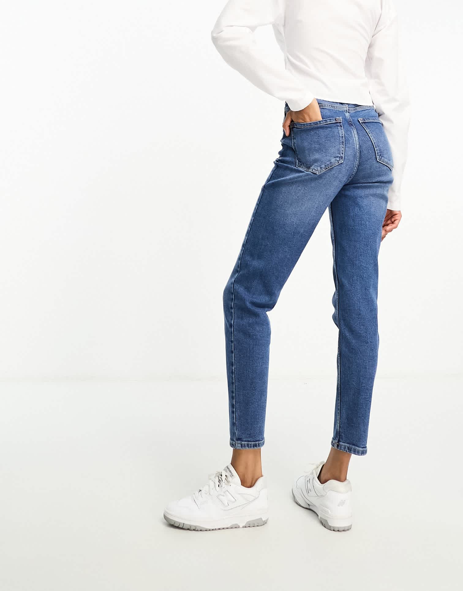 Stradivarius tall slim mom jean with stretch in authentic blue - ASOS Sample Sale