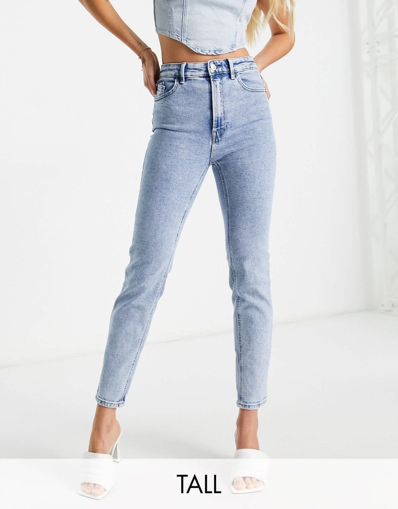 Stradivarius Tall slim mom jean with stretch in washed blue - ASOS Sample Sale