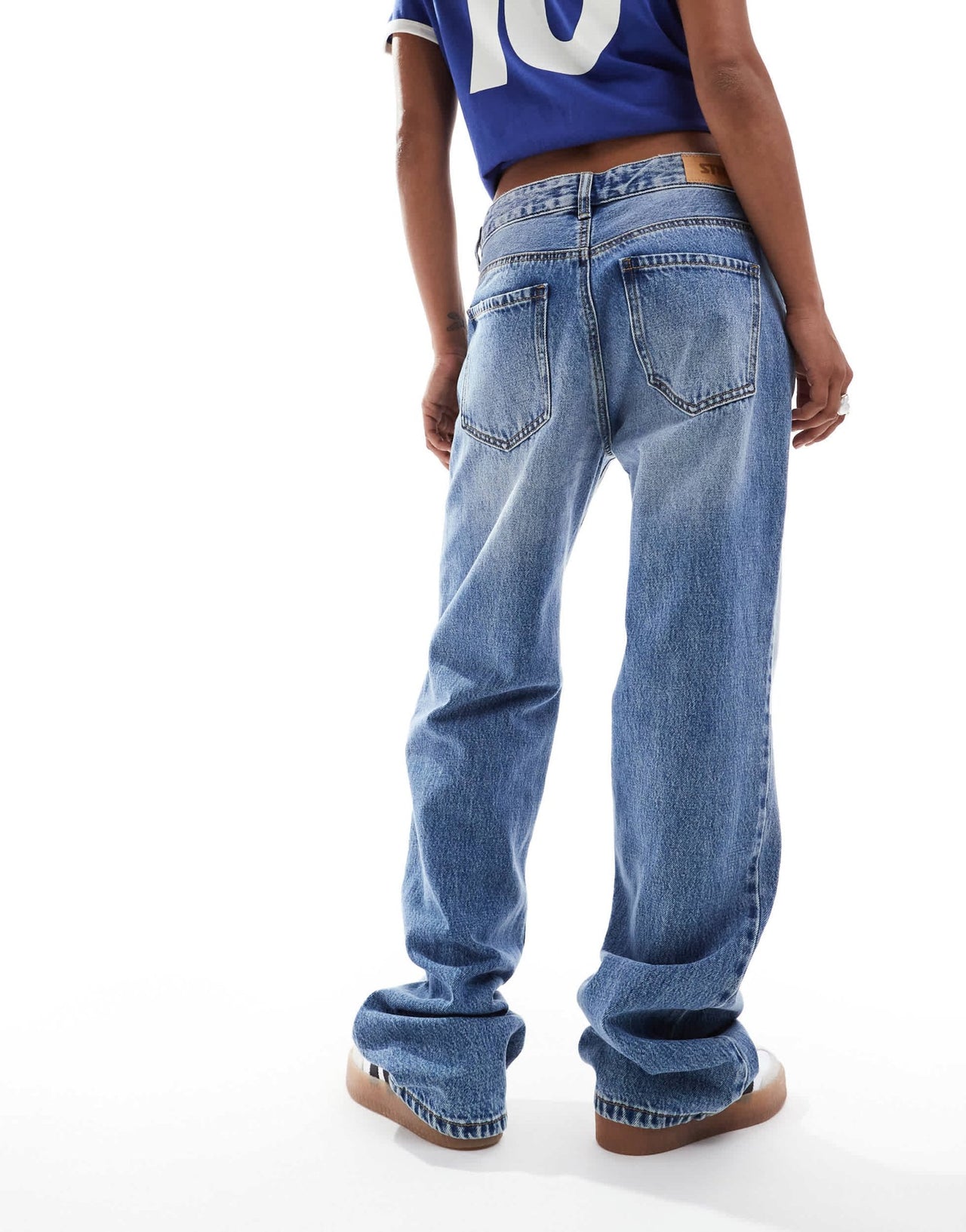 Stradivarius Teen STR straight leg jean in medium wash blue - ASOS Sample Sale