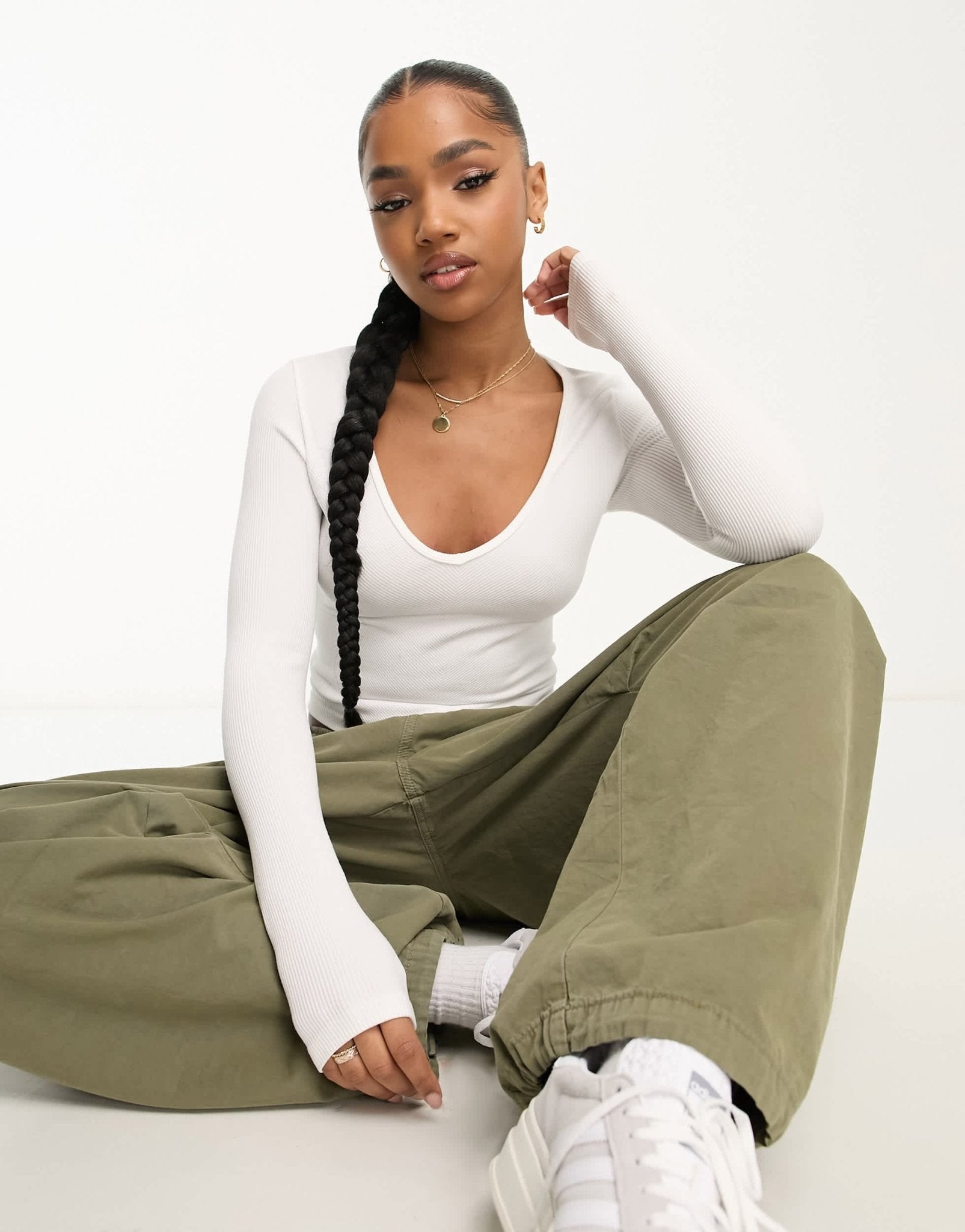 Stradivarius v neck seamless ribbed top in ecru - ASOS Sample Sale
