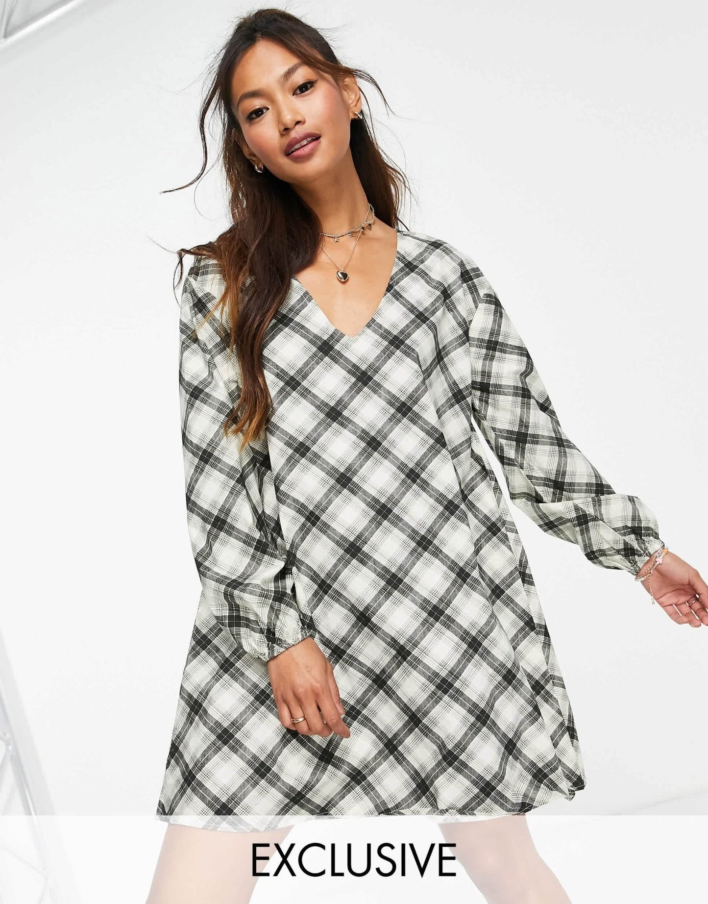 Stradivarius v - neck smock dress in green check - ASOS Sample Sale