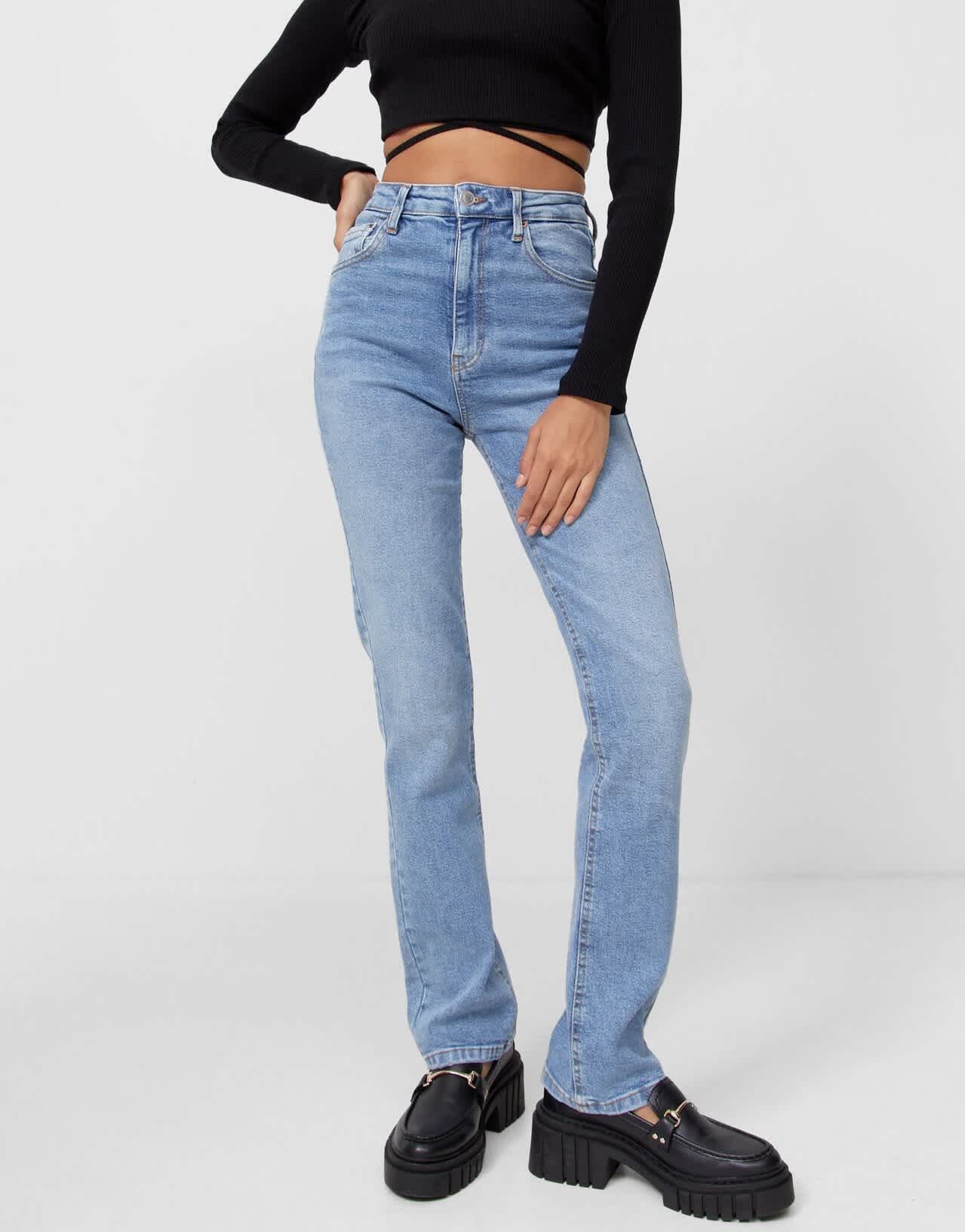 Stradivarius vintage fit straight jeans in medium wash - ASOS Sample Sale