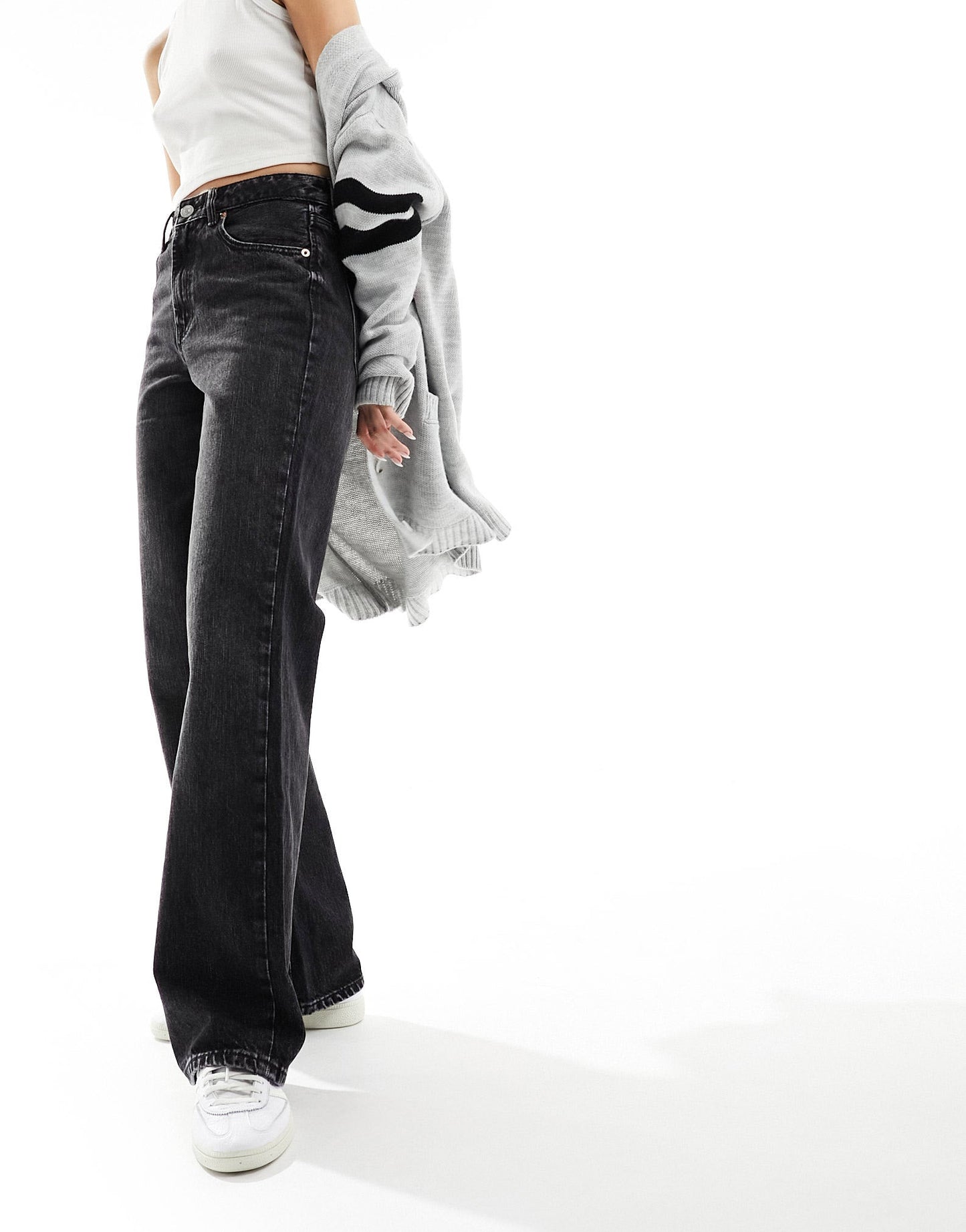 Stradivarius wide leg dad jean in black wash - ASOS Sample Sale