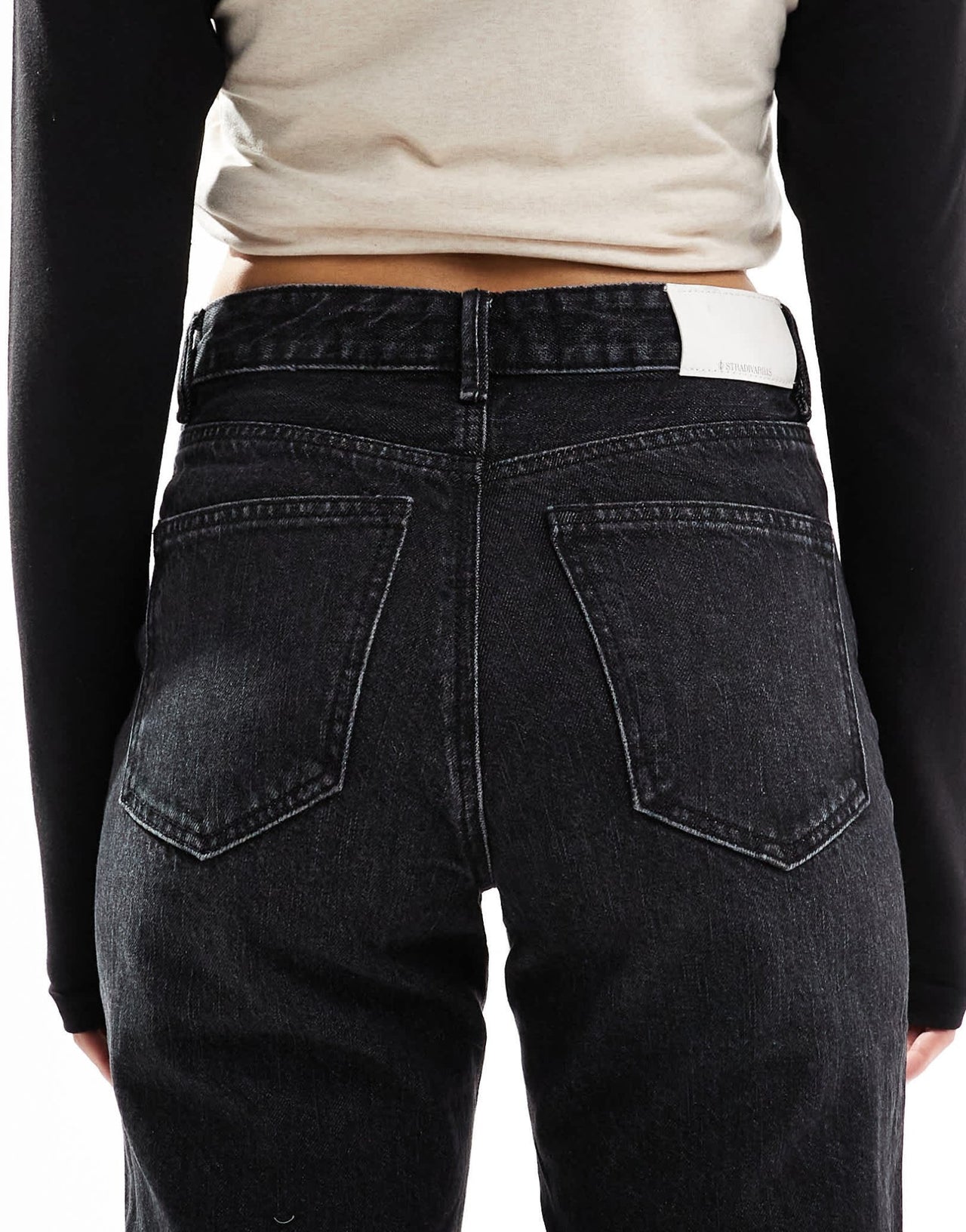 Stradivarius wide leg dad jean in black wash - ASOS Sample Sale