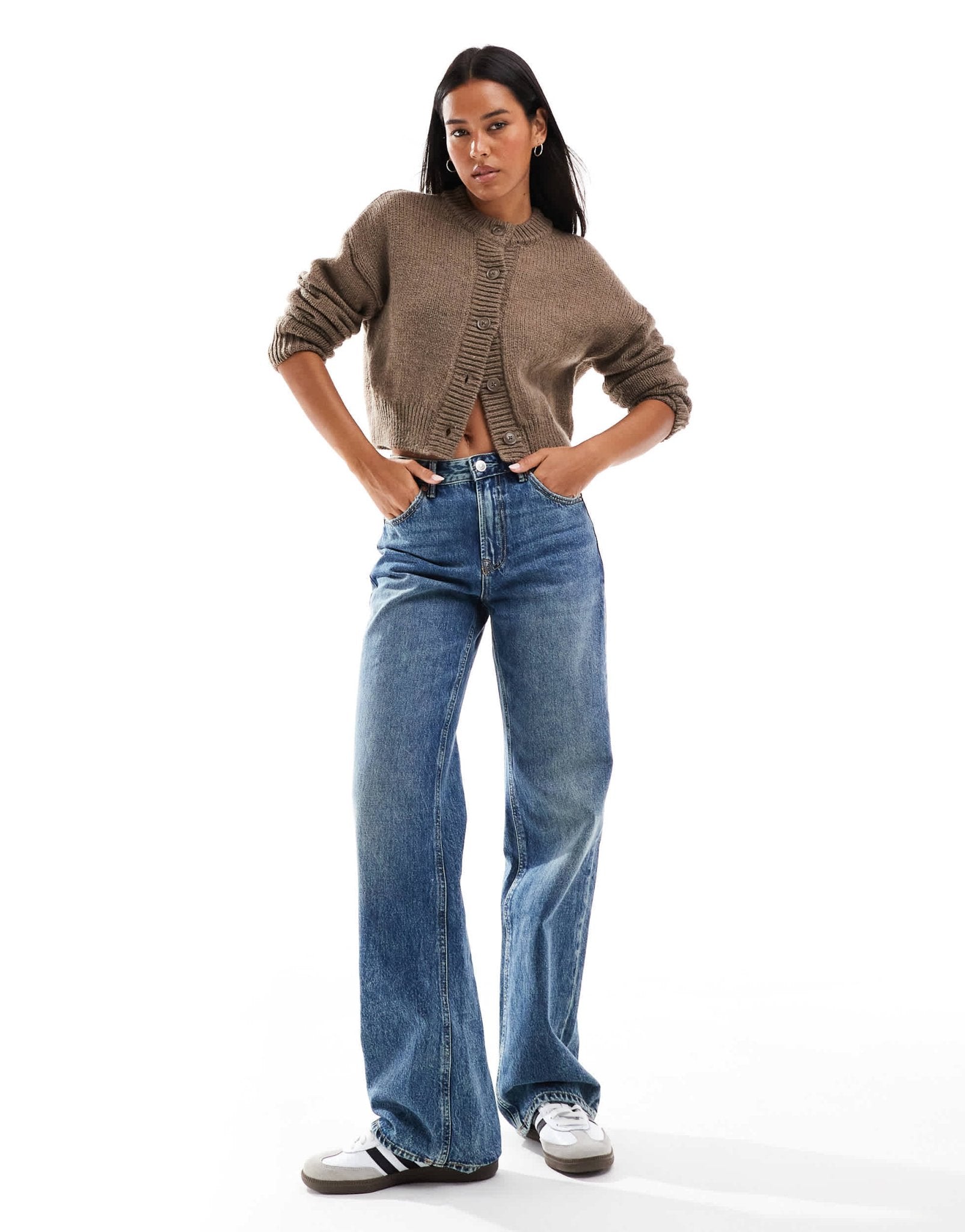 Stradivarius wide leg dad jean in dark vintage wash - ASOS Sample Sale