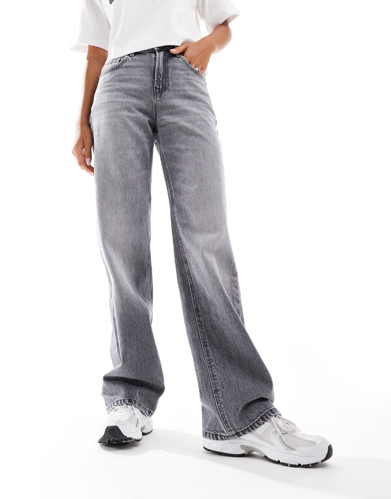 Stradivarius wide leg dad jean in grey - ASOS Sample Sale
