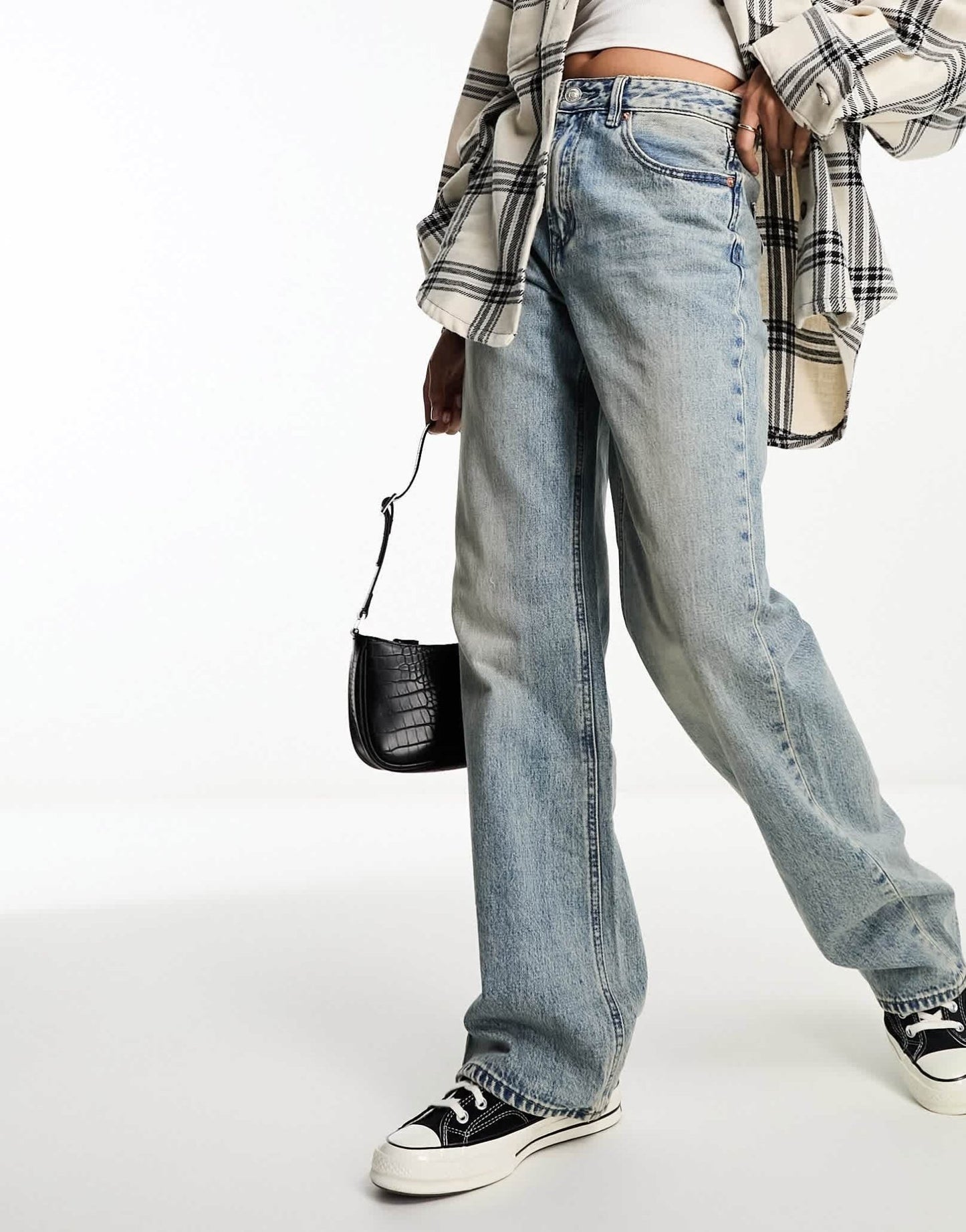 Stradivarius wide leg dad jean in light vintage wash - ASOS Sample Sale