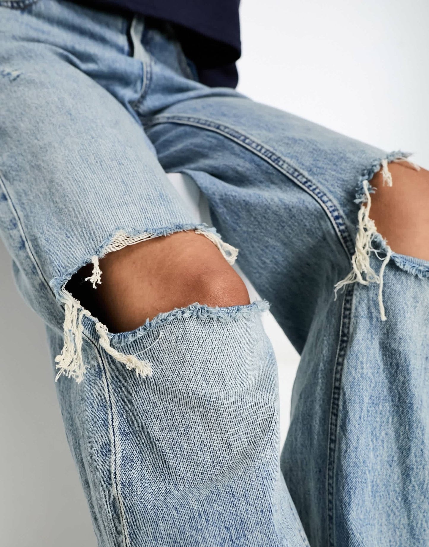 Stradivarius wide leg dad jean with rips in medium blue - ASOS Sample Sale