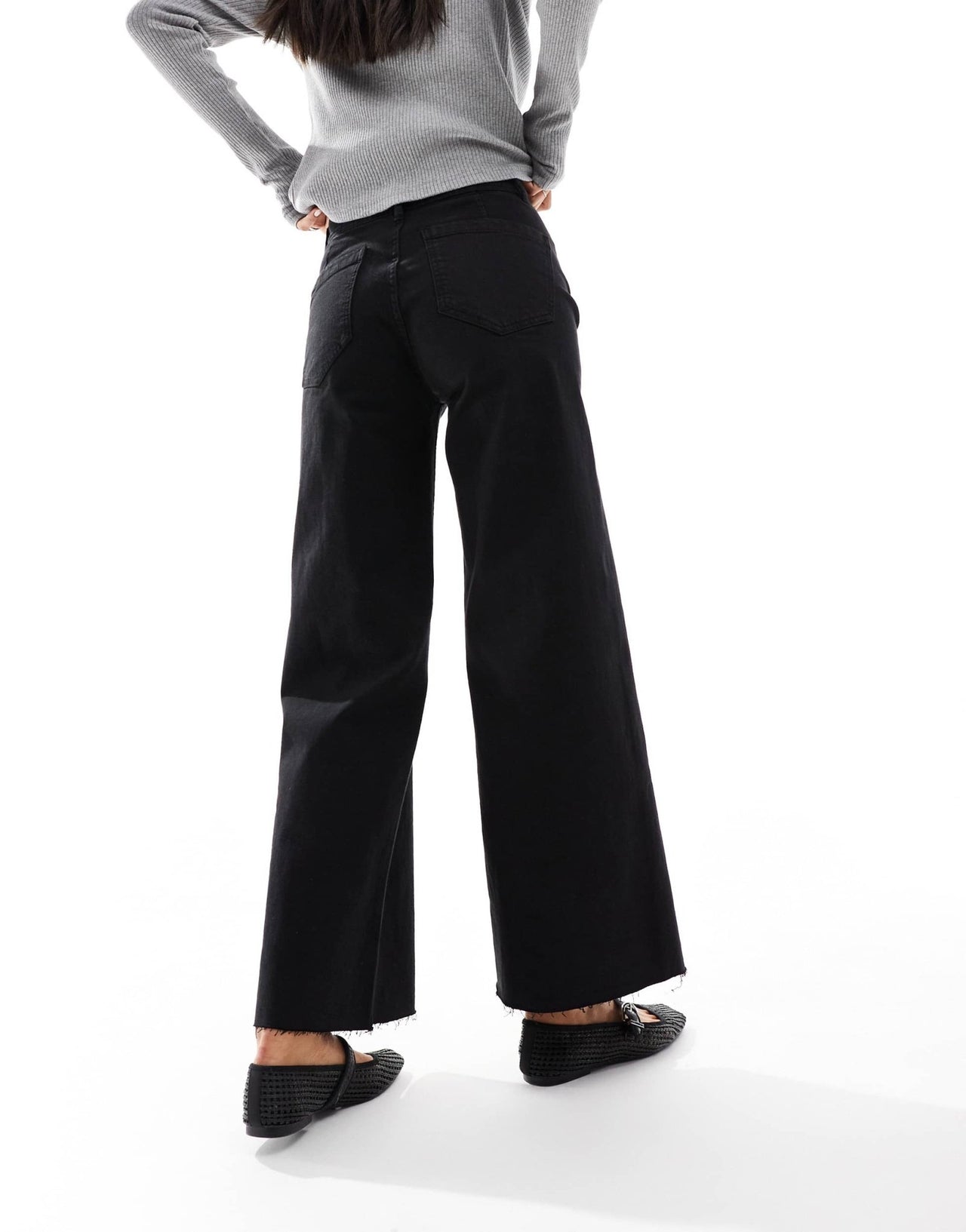 Stradivarius wide leg jean in black - ASOS Sample Sale
