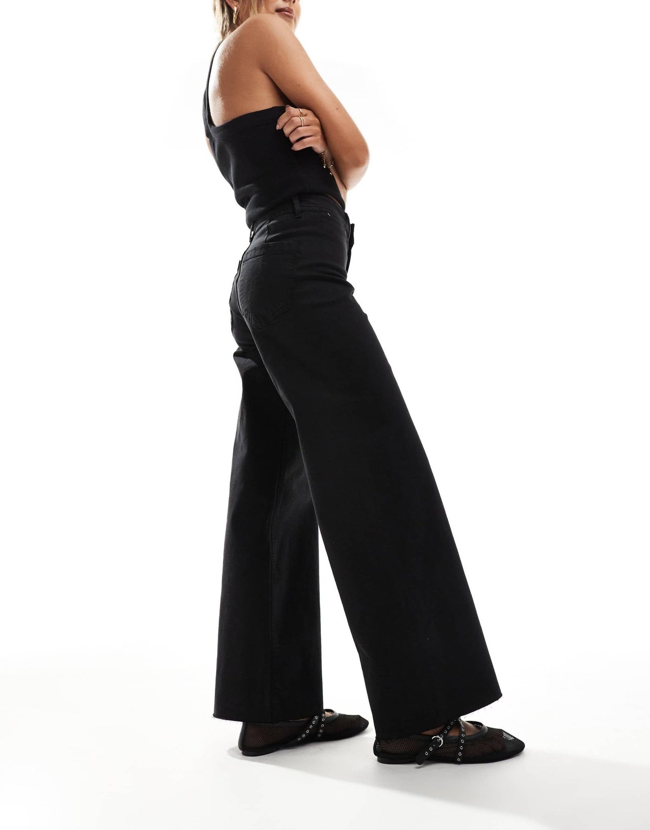 Stradivarius wide leg jean in black - ASOS Sample Sale