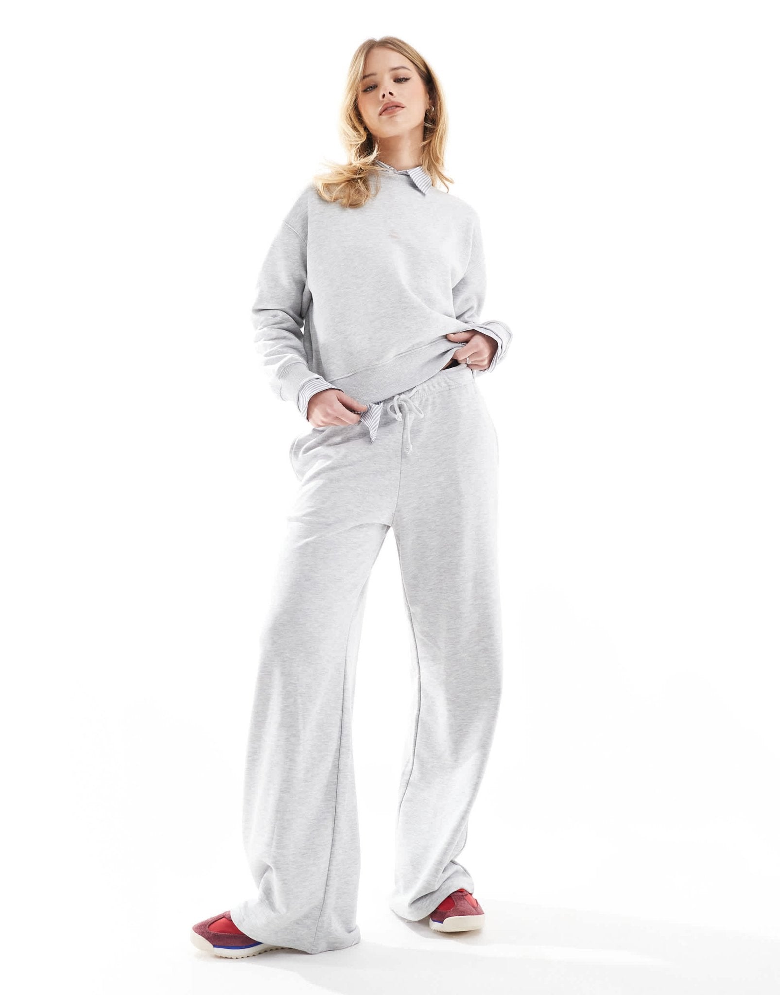 Stradivarius wide leg jogger in grey - ASOS Sample Sale