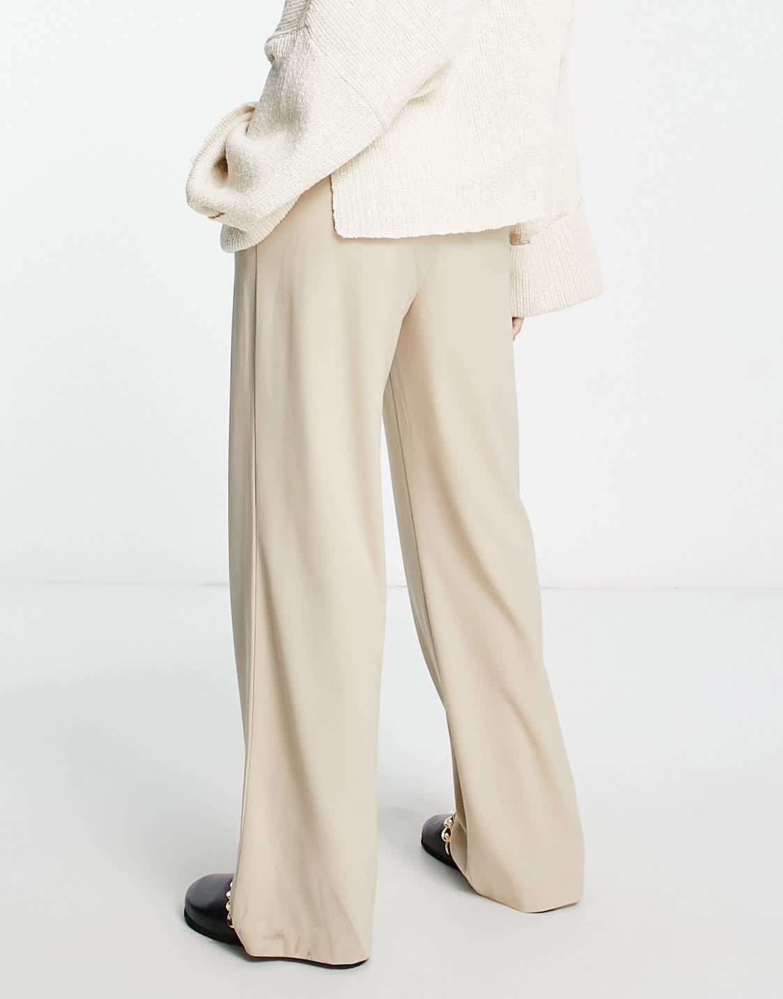 Stradivarius wide leg relaxed dad trouser in beige - ASOS Sample Sale
