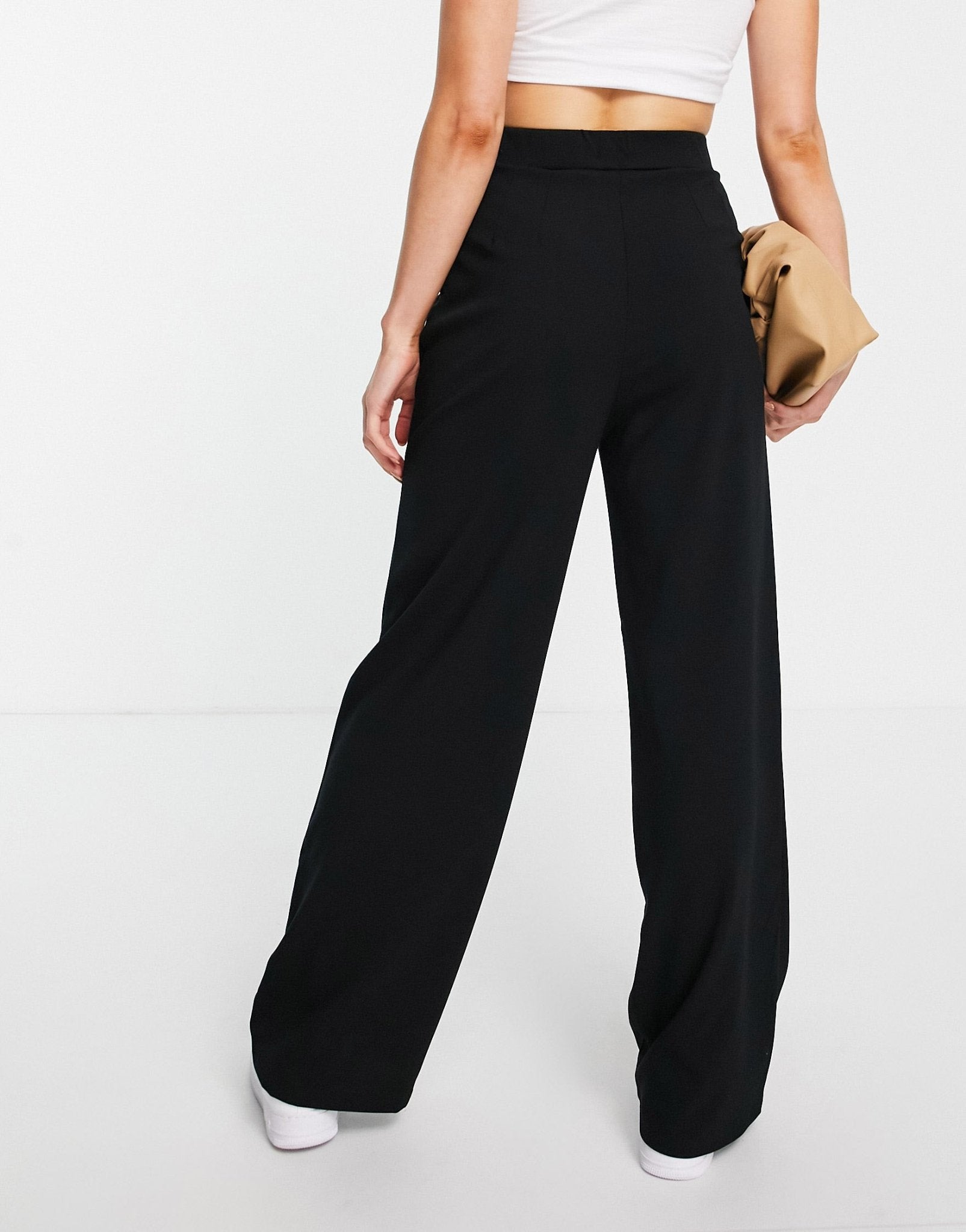 Stradivarius wide leg relaxed dad trousers in black - ASOS Sample Sale